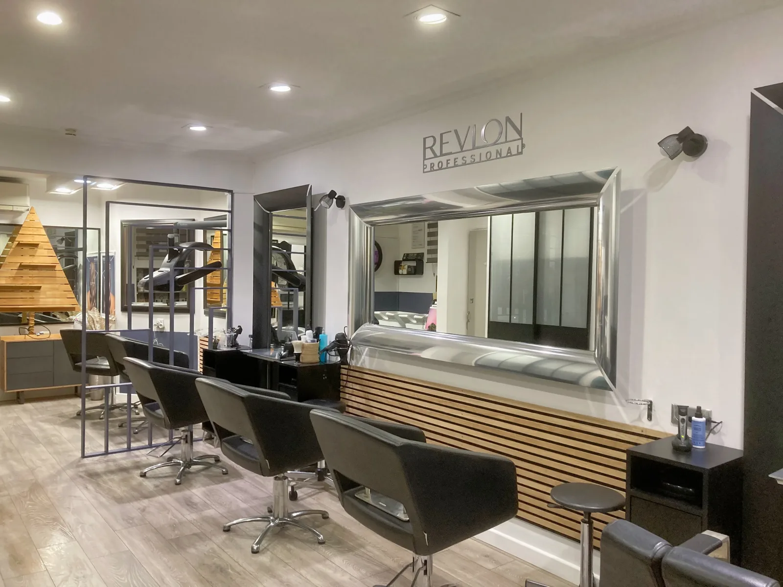 L Hair Du Temps - Coiffure La Seyne-sur-Mer - L Hair Du Temps - Photo Galerie - OneBooking