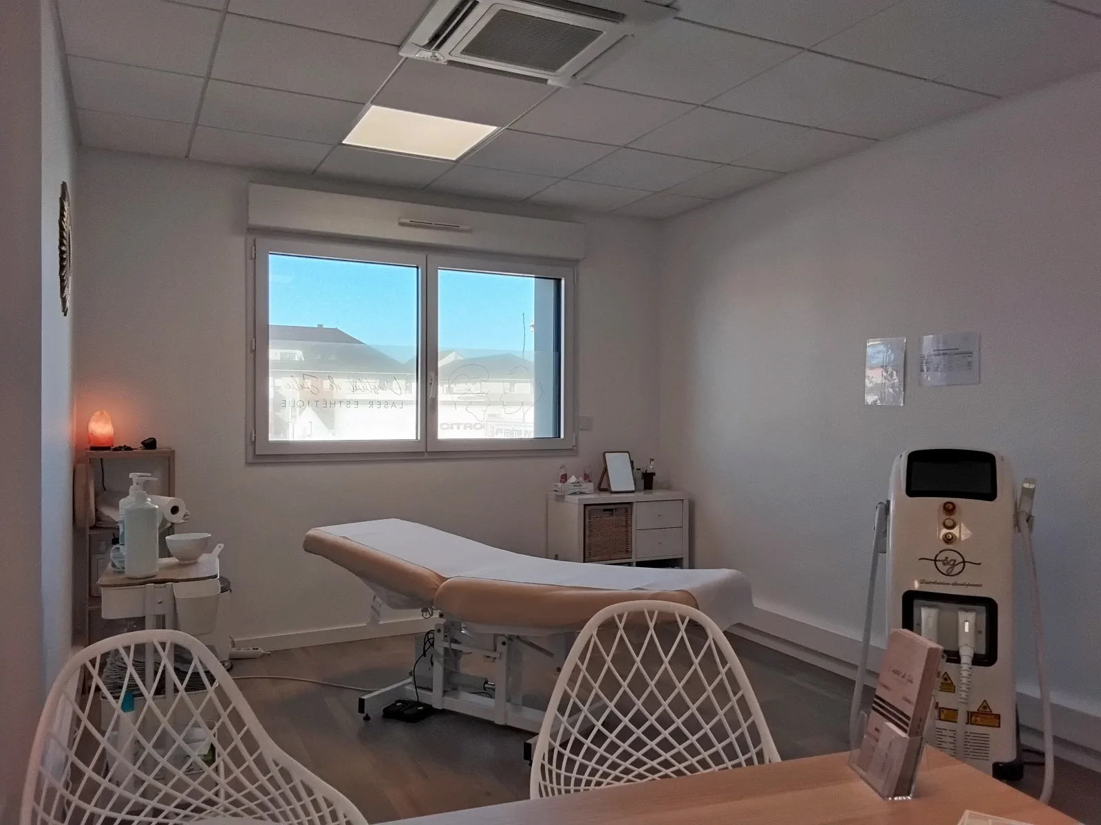 L’institut De Julie Laser Esthetique - Institut de beauté Fontaine-lès-Dijon - L’institut De Julie Laser Esthetique - Photo Galerie - OneBooking