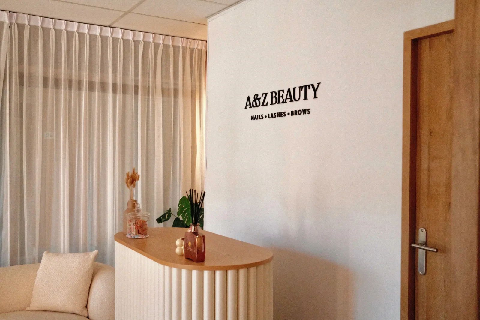 Alanis Beauty - Onglerie Bonneville - Alanis Beauty - Photo Galerie - OneBooking