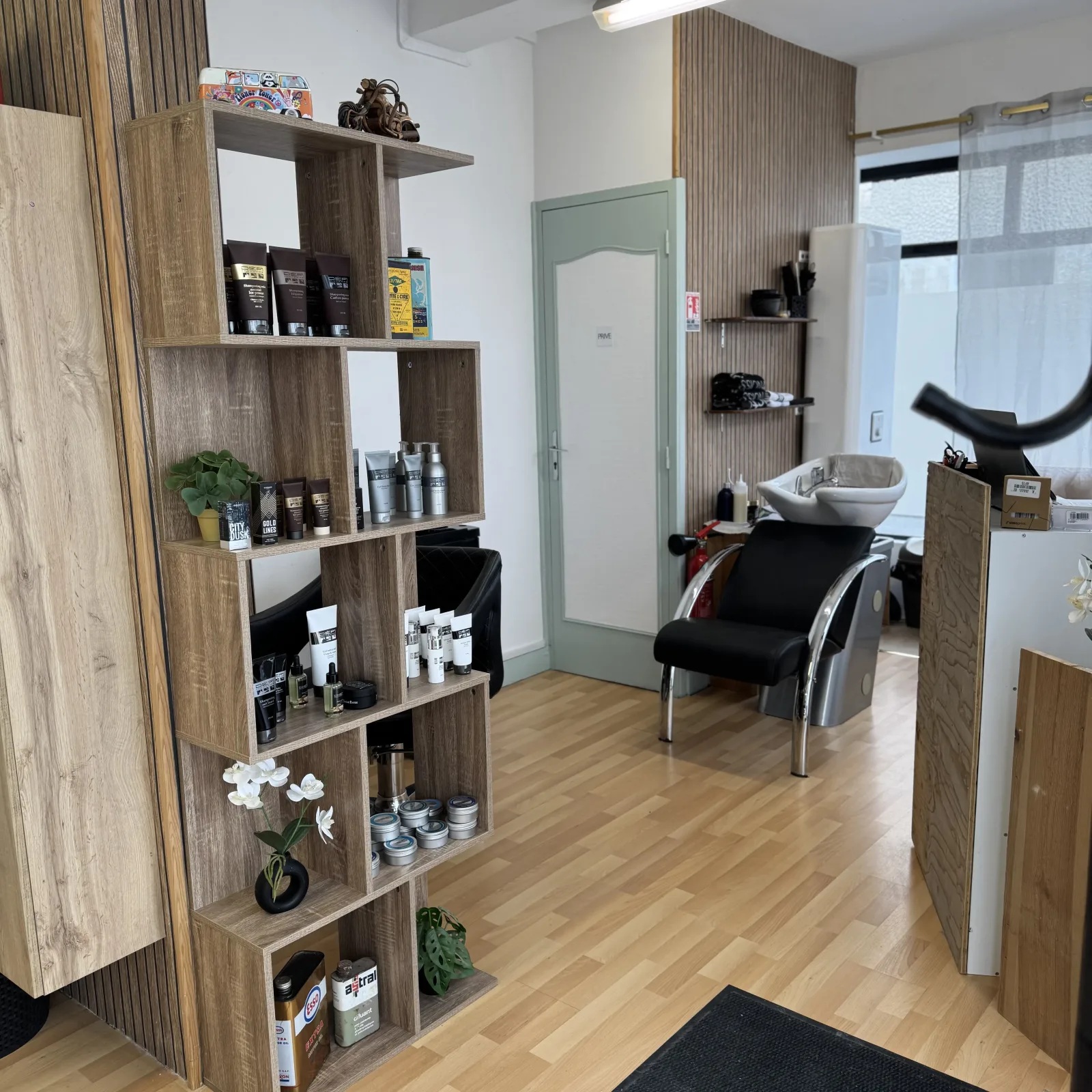 Studio barbier - Coiffure Matha - Studio barbier - Photo Galerie - OneBooking