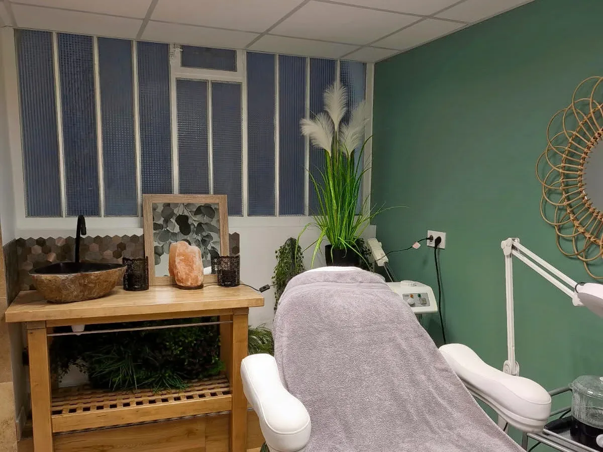Karoleen - Institut de beauté Romans-sur-Isère - Karoleen - Photo Galerie - OneBooking