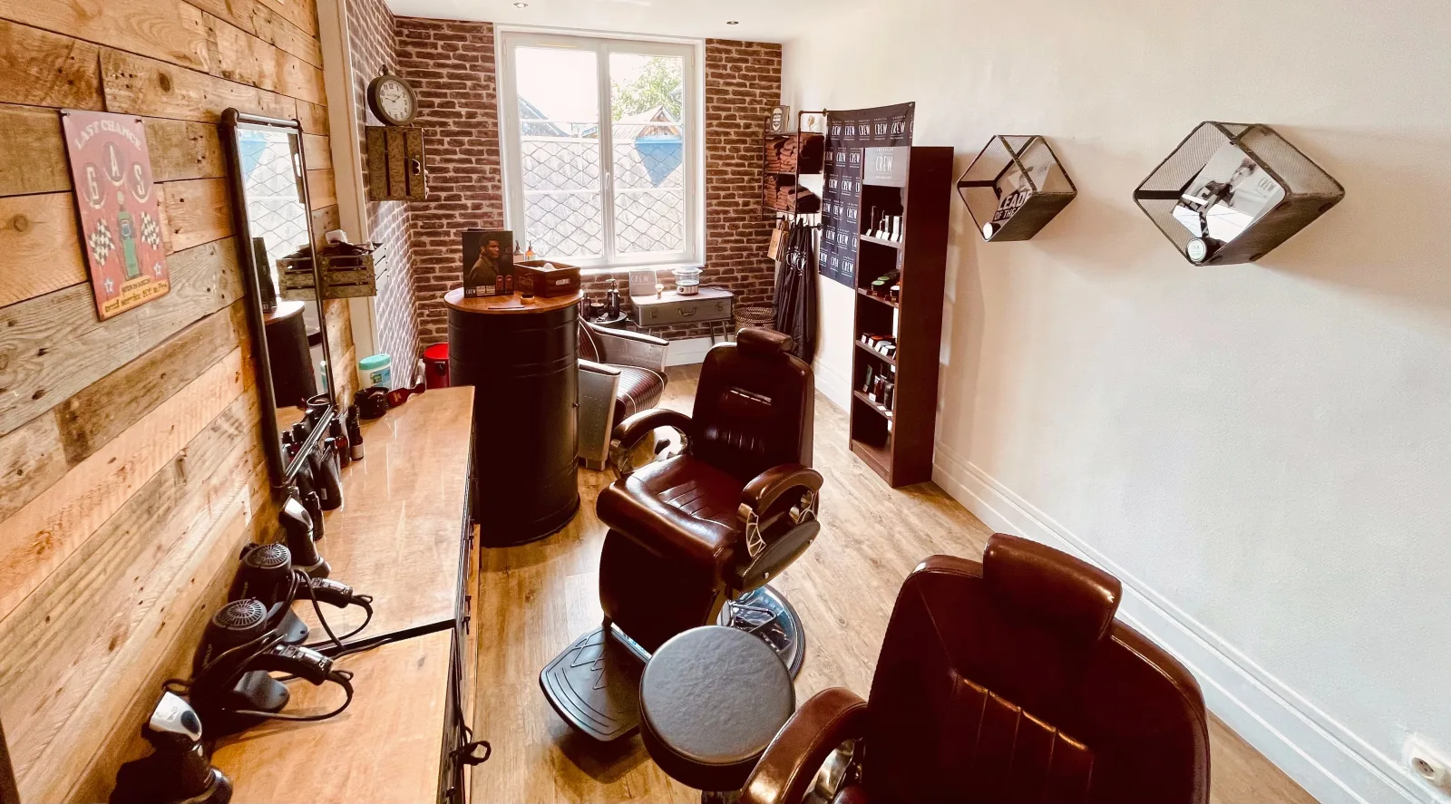 Histoire de Coupe by PEOPLE - Coiffure Le Neubourg - Histoire de Coupe by PEOPLE - Photo Galerie - OneBooking