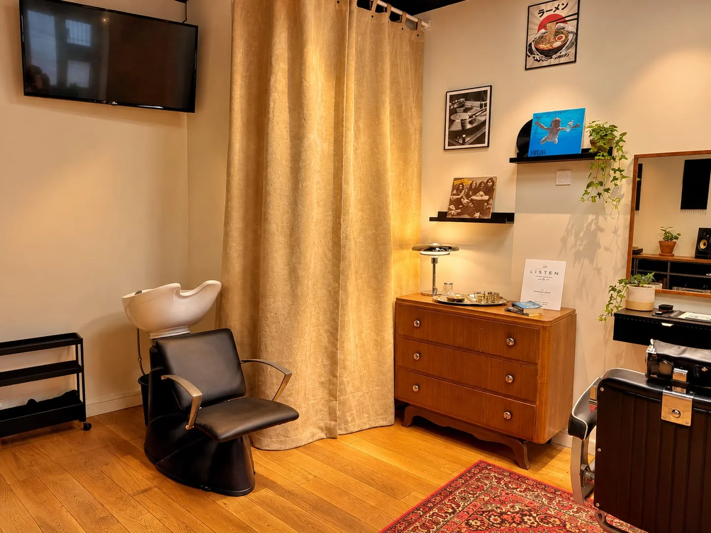 Listen Hair Studio by Benoit PILLON - Barbier Toulouse - Listen Hair Studio by Benoit PILLON - Photo Galerie - OneBooking
