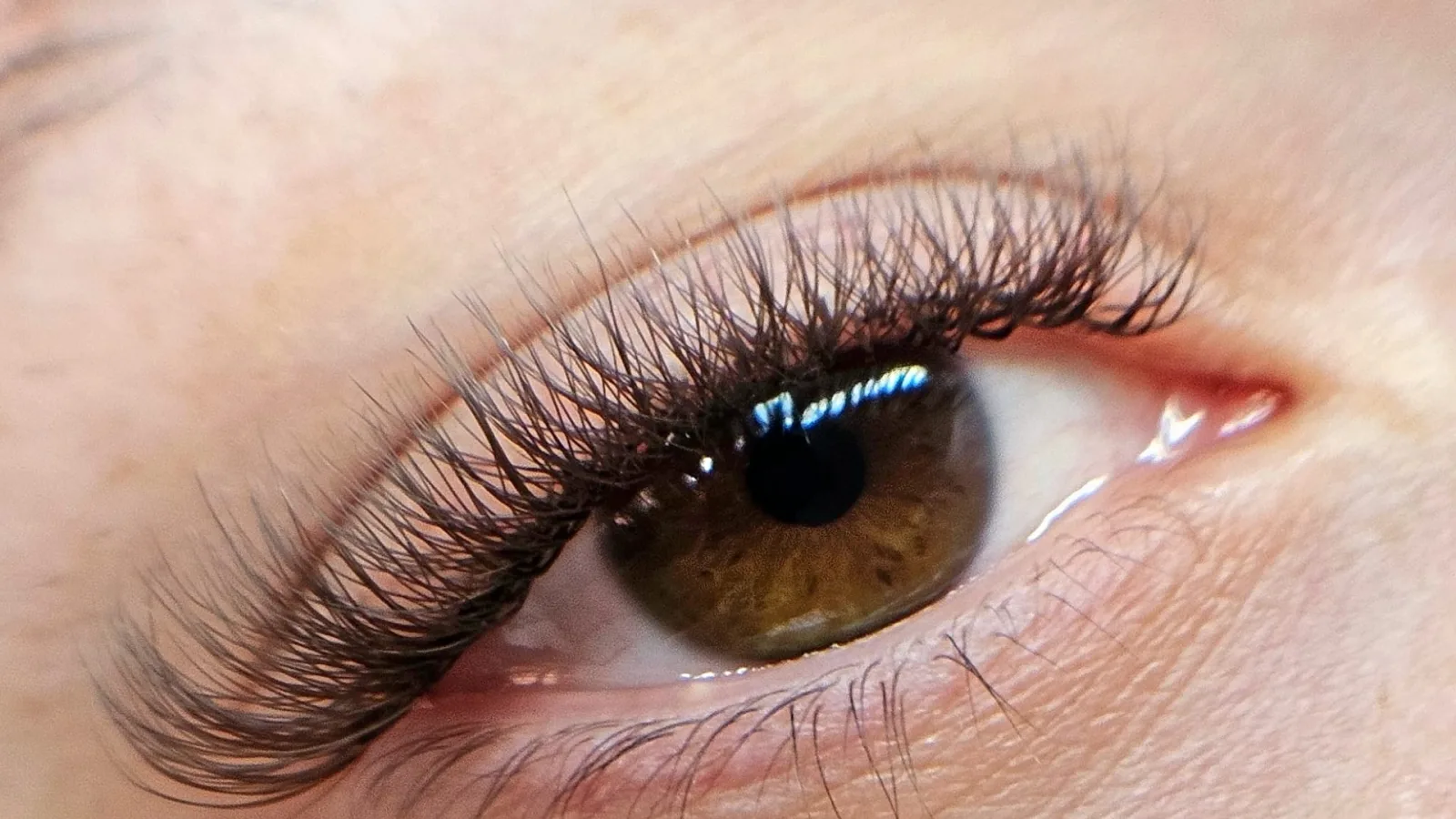LES CILS DE BABETH - Extension de Cils, Rehaussement, Brow Lift & Épilations au Fil - Épilation Pignan - LES CILS DE BABETH - Extension de Cils, Rehaussement, Brow Lift & Épilations au Fil - Photo Galerie - OneBooking