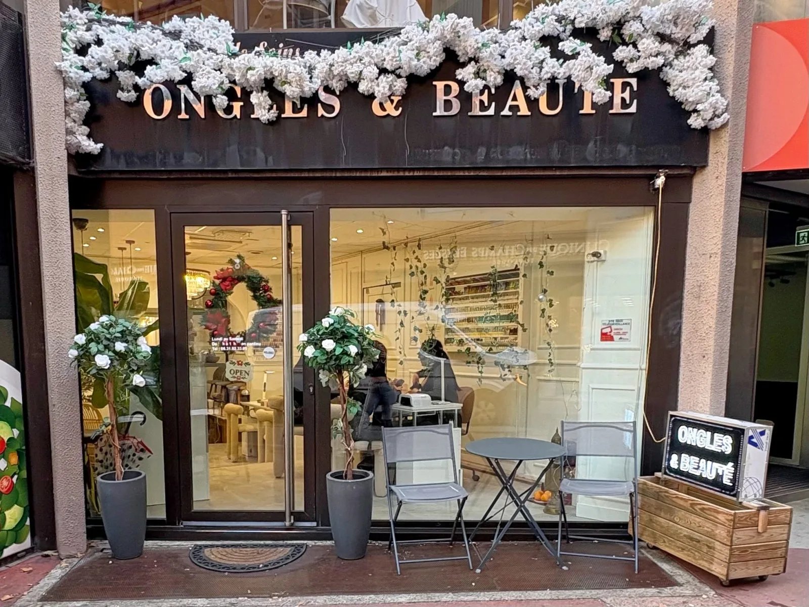 Ongles et Beauté St Georges - Onglerie Toulouse - Ongles et Beauté St Georges - Photo Galerie - OneBooking