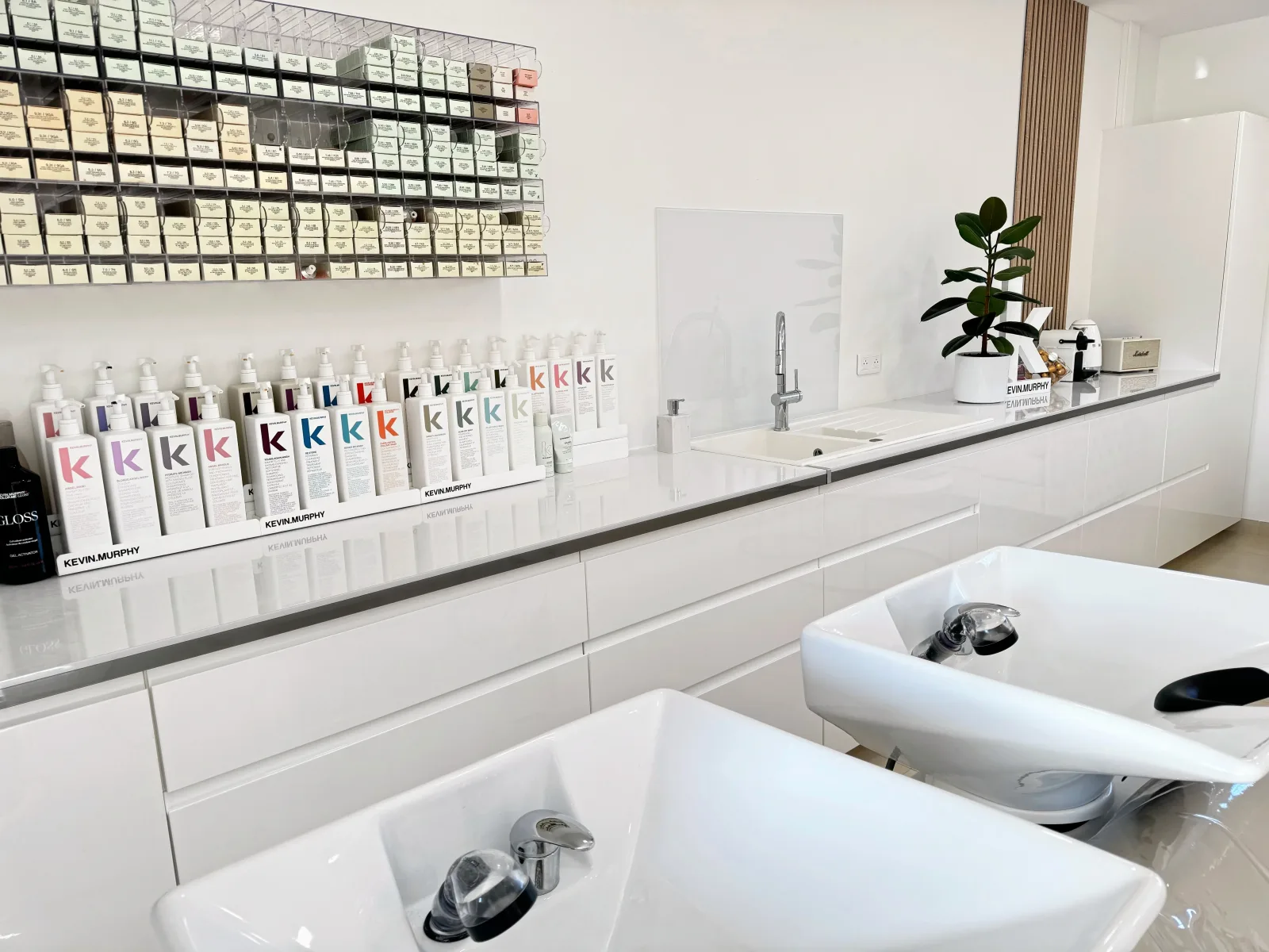 M.Salon - Coiffure Poulx - M.Salon - Photo Galerie - OneBooking