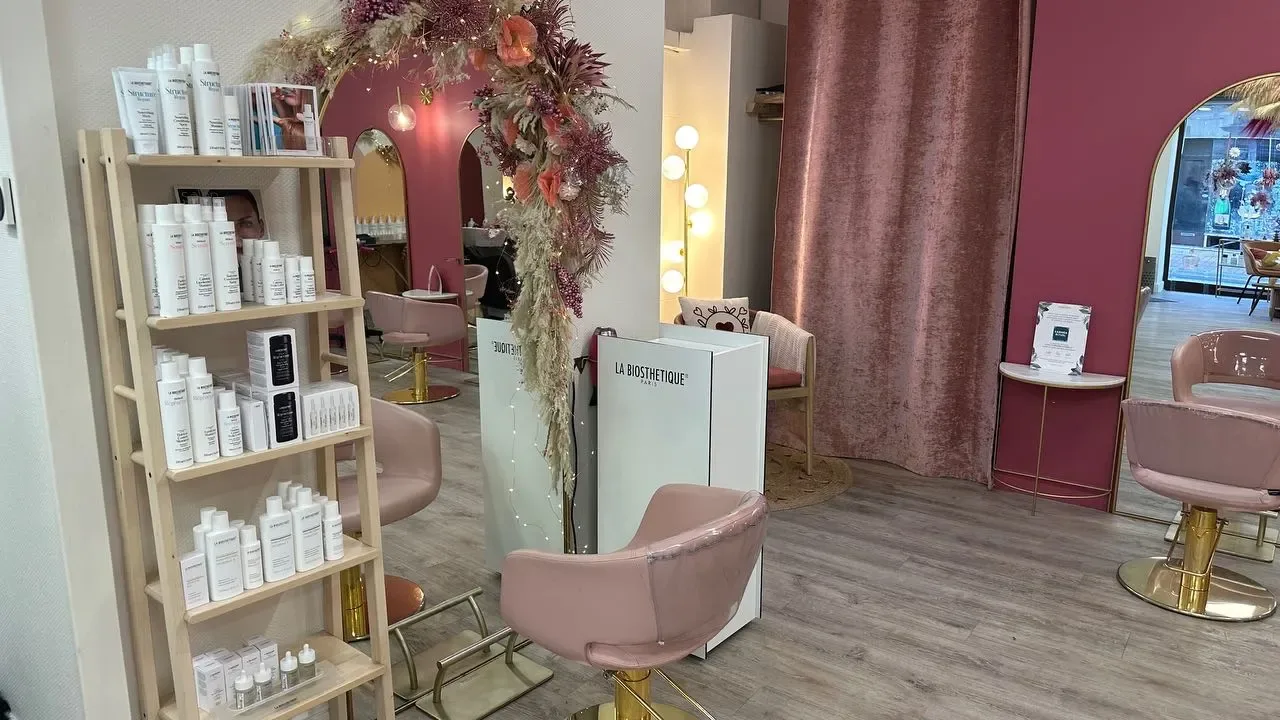 L’instant Beauté - Coiffure Cosne-Cours-sur-Loire - L’instant Beauté - Photo Galerie - OneBooking