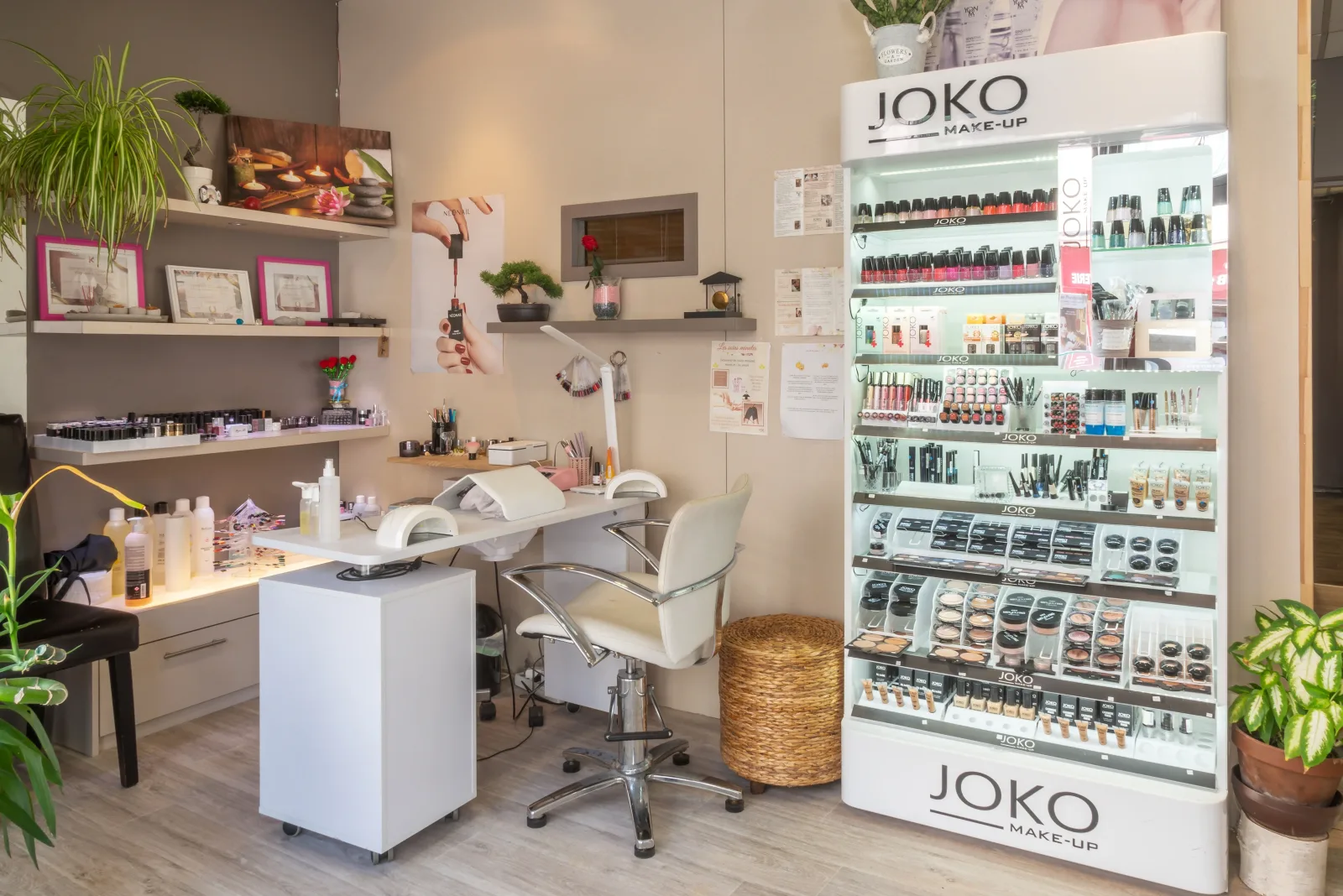 Institut Aux Parfums Mulsant - Onglerie Roanne - Institut Aux Parfums Mulsant - Photo Galerie - OneBooking