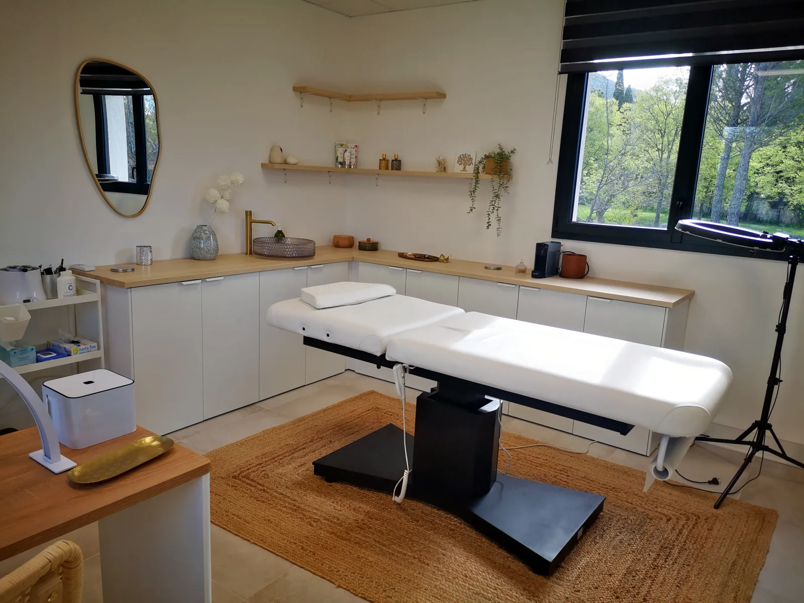 Dermalys, centre d'esthétique et d'épilation définifive - Onglerie Gémenos - Dermalys, centre d'esthétique et d'épilation définifive - Photo Galerie - OneBooking
