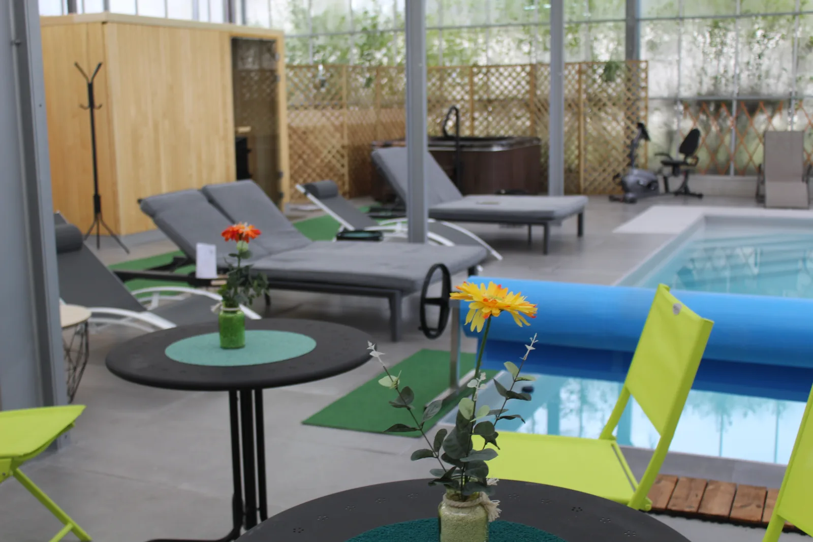 Institut Spa Aigue marine - Onglerie Saint-Doulchard - Institut Spa Aigue marine - Photo Galerie - OneBooking