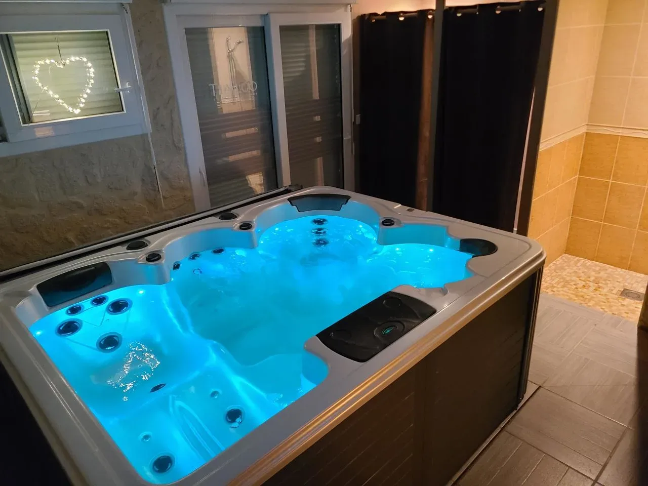 Antik Spa - Onglerie Le Neubourg - Antik Spa - Photo Galerie - OneBooking