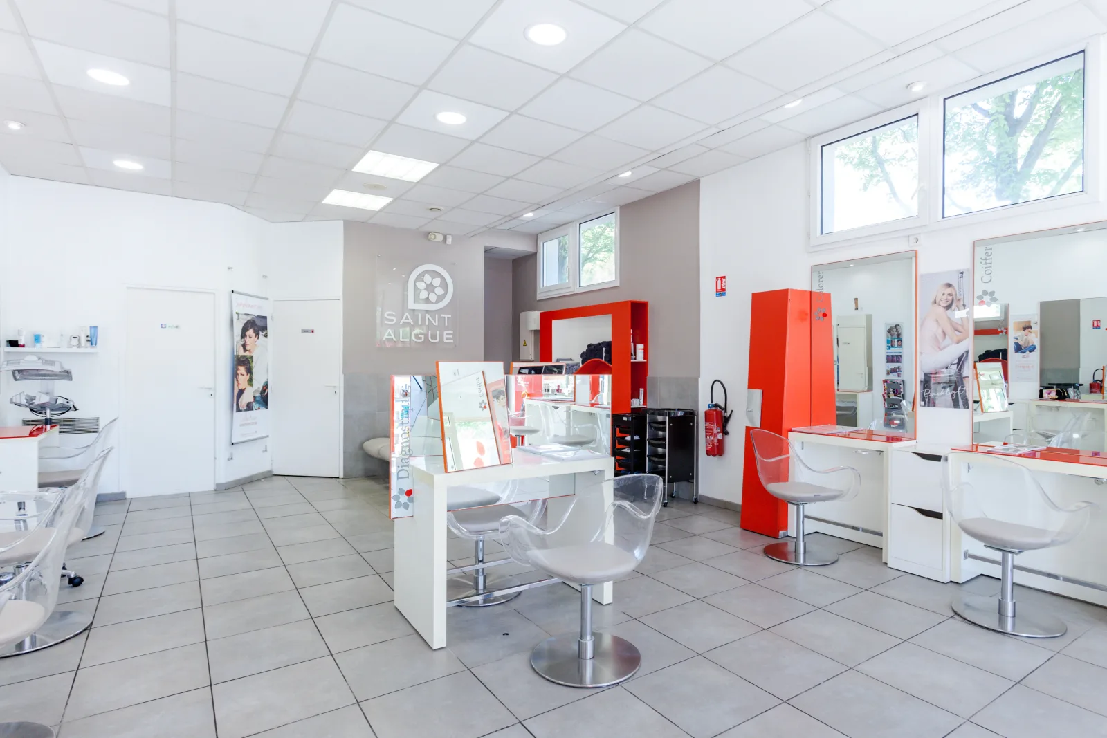 Salon KBlou - Coiffure Guyancourt - Salon KBlou - Photo Galerie - OneBooking