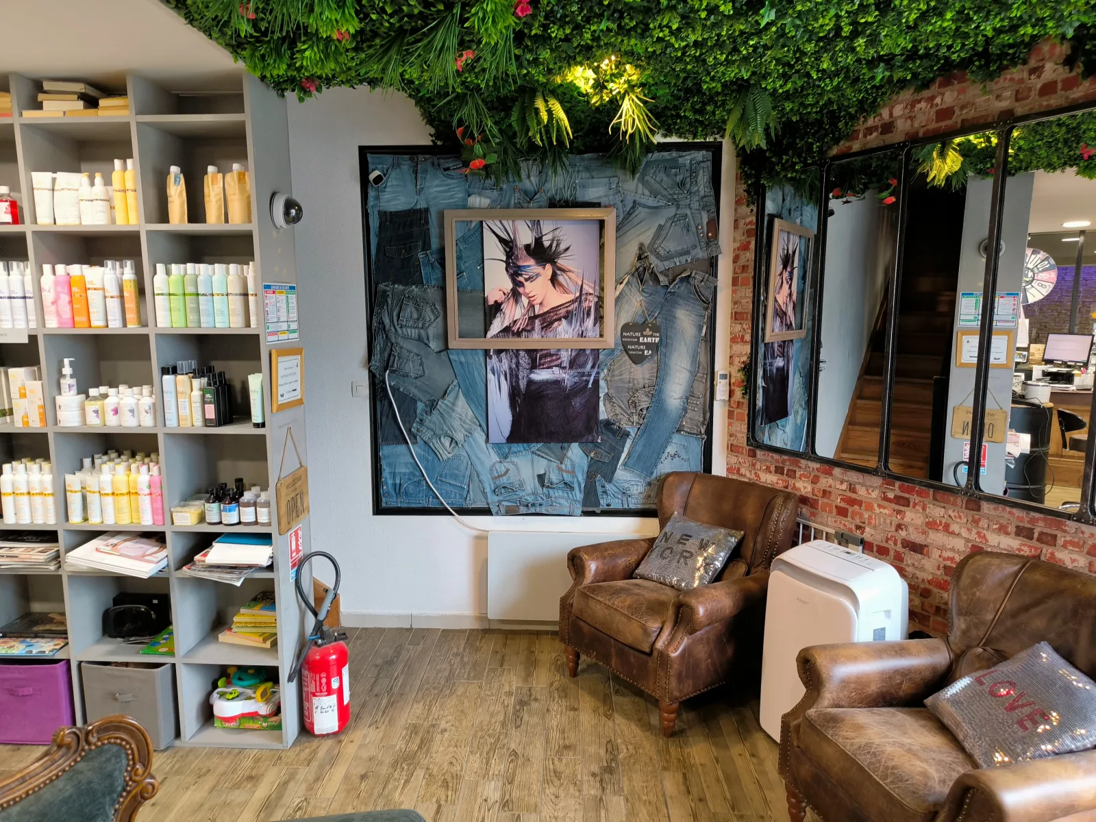 DSLJ Coiffure & Bien-être - Coiffure Cognac - DSLJ Coiffure & Bien-être - Photo Galerie - OneBooking