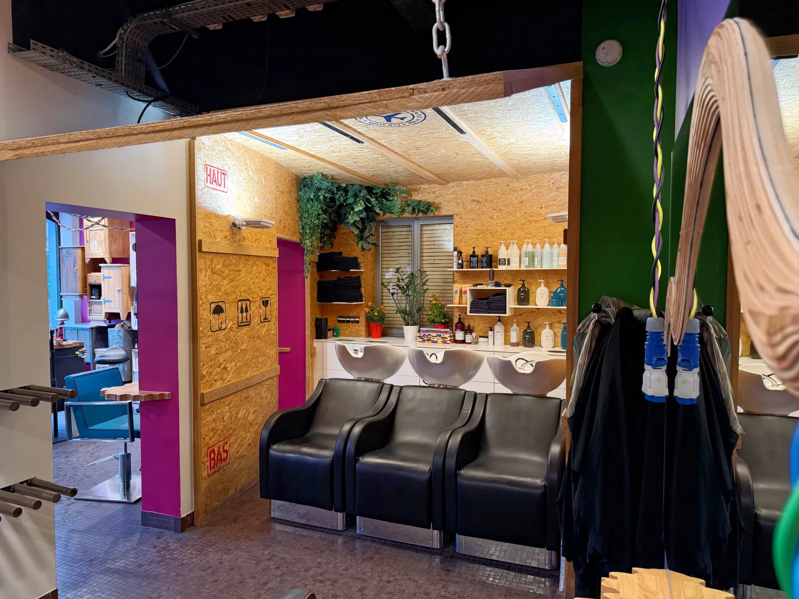 Vue Sur L'ill - Coiffure Strasbourg - Vue Sur L'ill - Photo Galerie - OneBooking