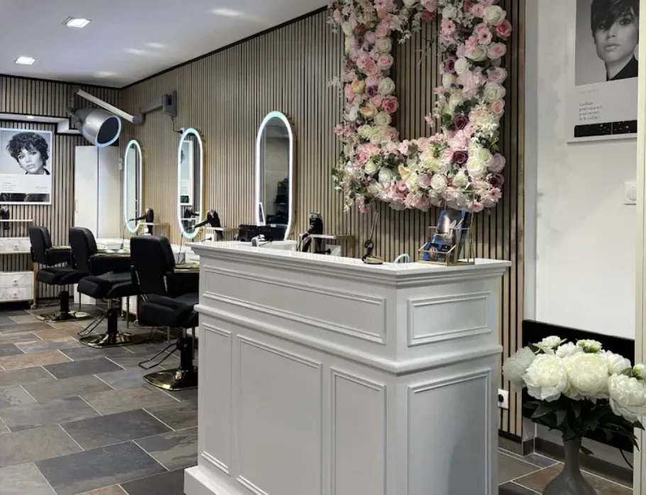 SB Esthétique Coiffure - Coiffure Gien - SB Esthétique Coiffure - Photo Galerie - OneBooking
