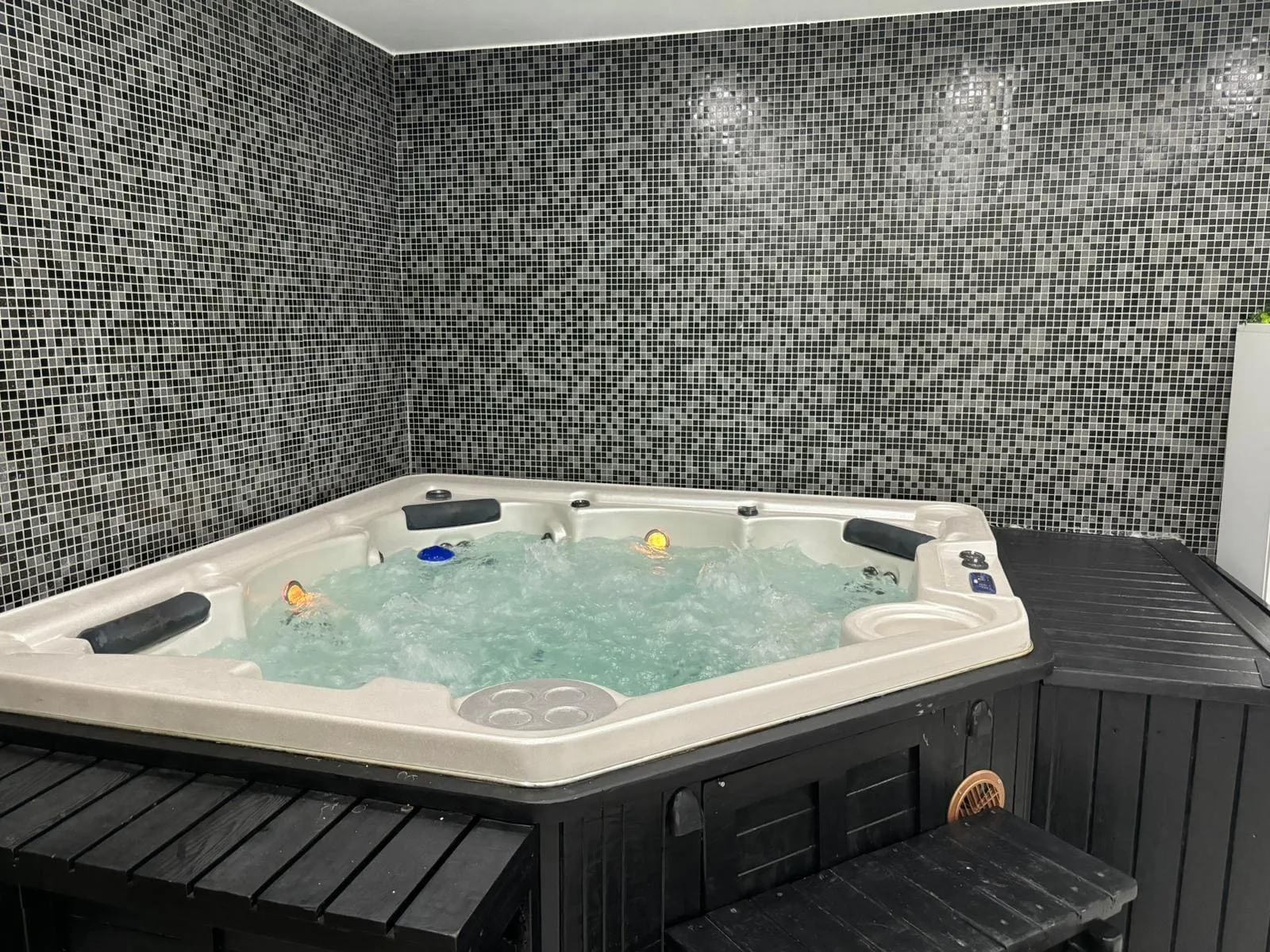 Kamy Beauty Spa - Coiffure Montereau-Fault-Yonne - Kamy Beauty Spa - Photo Galerie - OneBooking