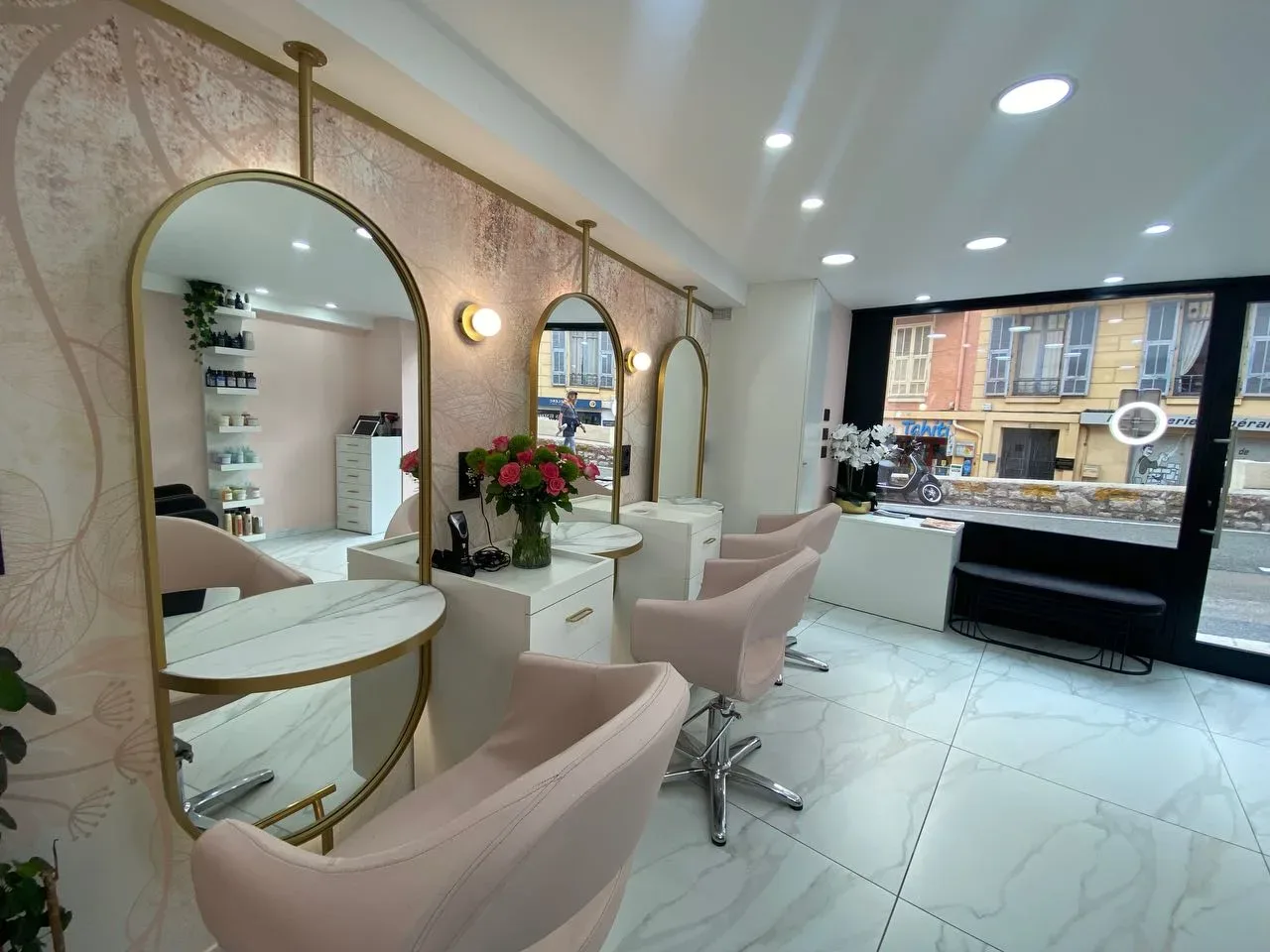 Maison L - Coiffure Villefranche-sur-Mer - Maison L - Photo Galerie - OneBooking