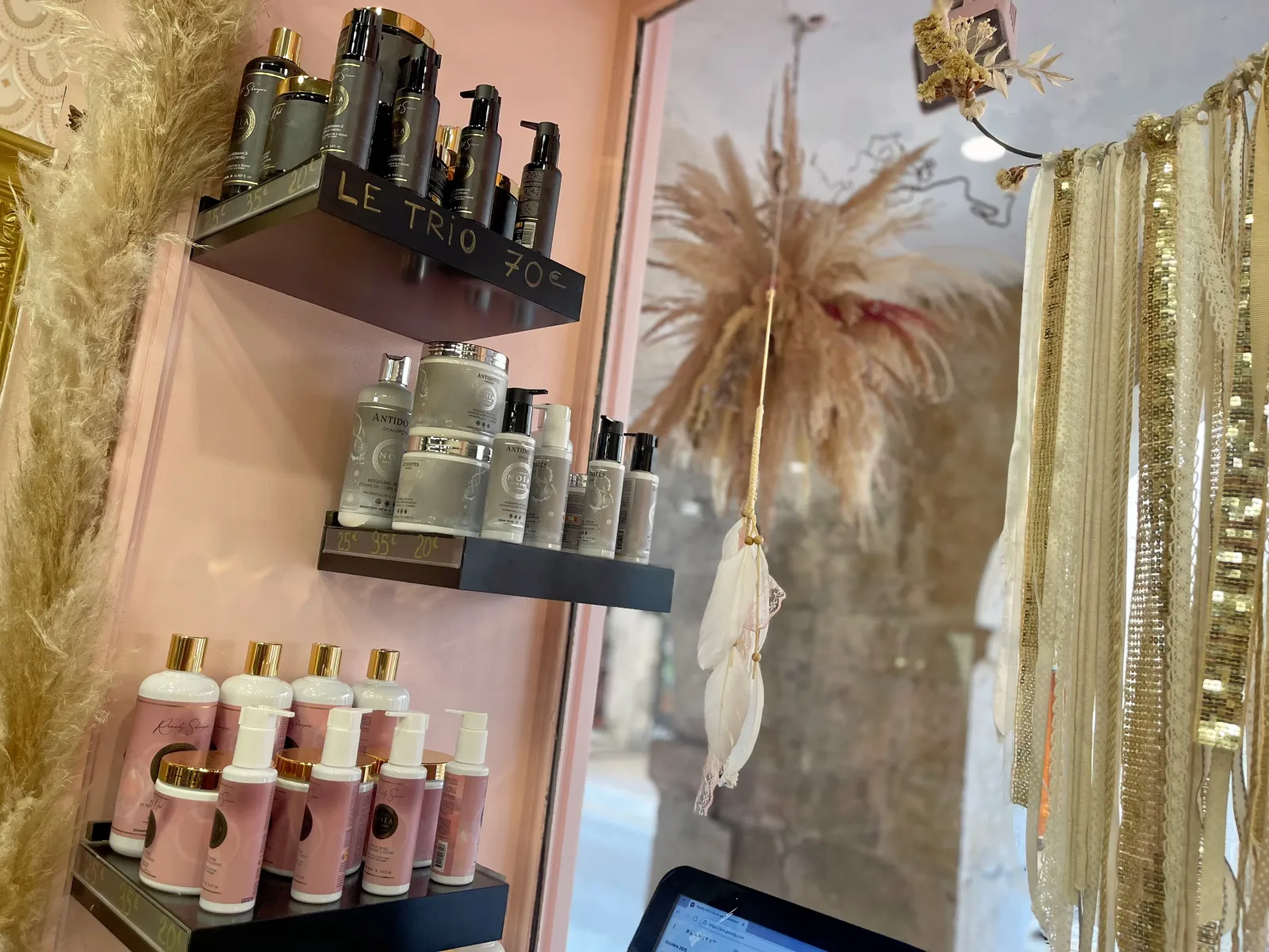 O miroir - Coiffure La Rochelle - O miroir - Photo Galerie - OneBooking