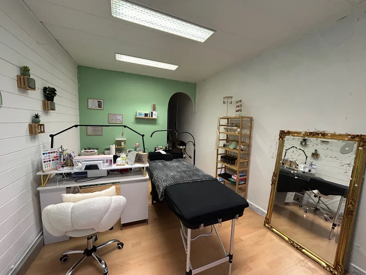 Chez Noëlla - Onglerie Saint-Claude - Chez Noëlla - Photo Galerie - OneBooking