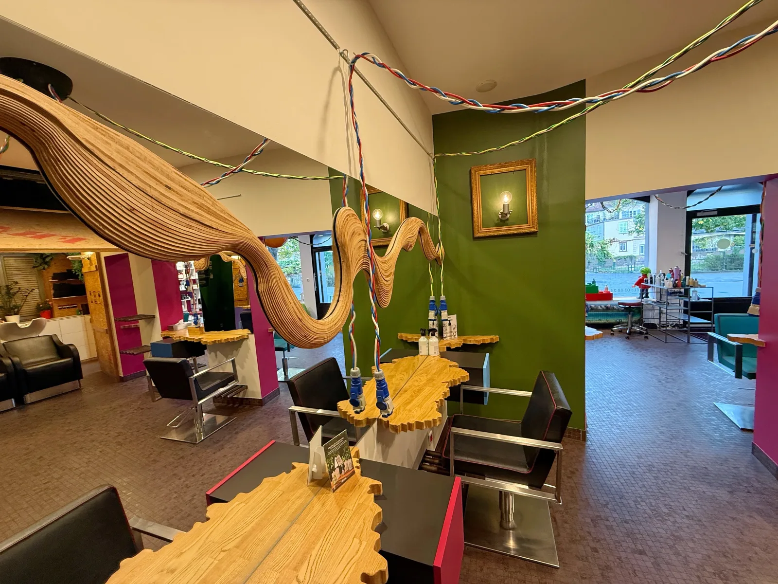 Vue Sur L'ill - Coiffure Strasbourg - Vue Sur L'ill - Photo Galerie - OneBooking