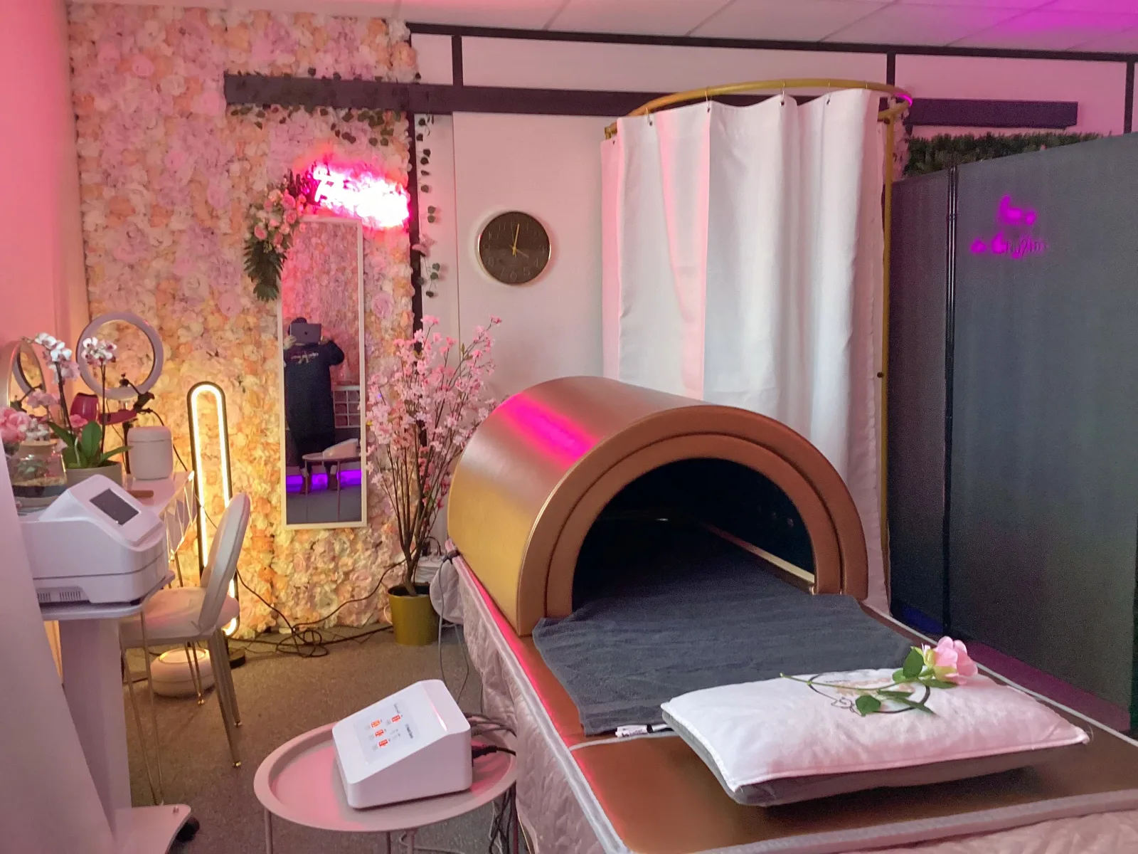 Pinky Cocoon - Head Spa - Massage Ferney-Voltaire - Pinky Cocoon - Head Spa - Photo Galerie - OneBooking