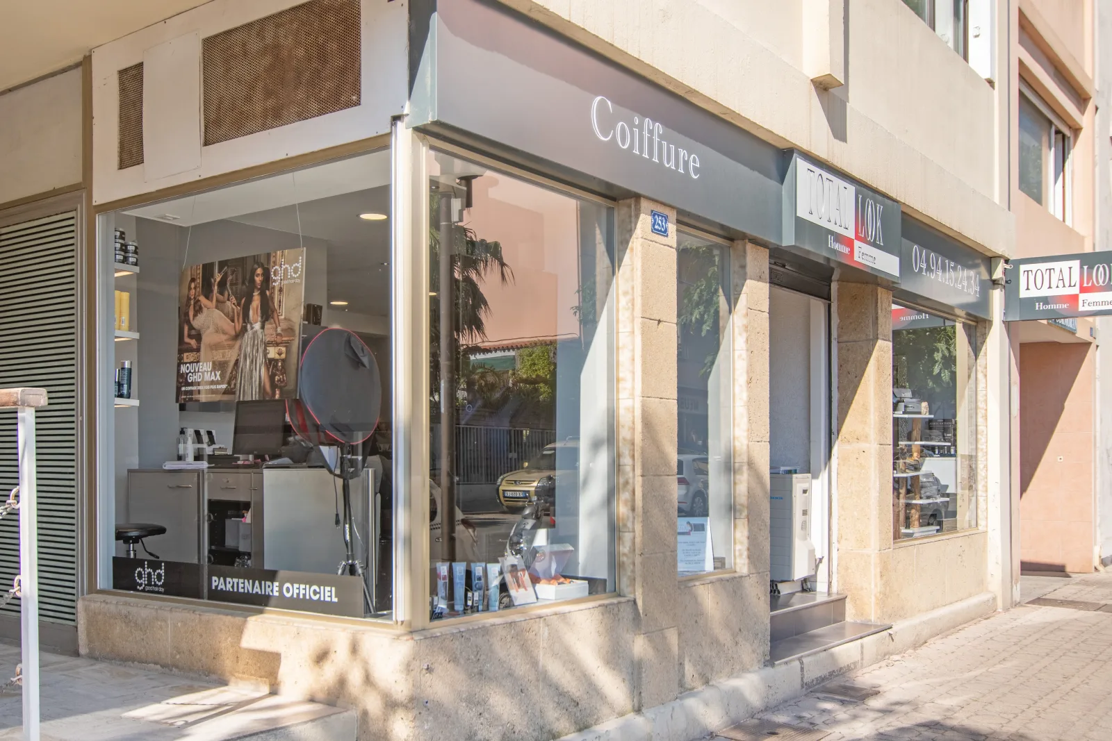 Total Look - Coiffure Le Lavandou - Total Look - Photo Galerie - OneBooking
