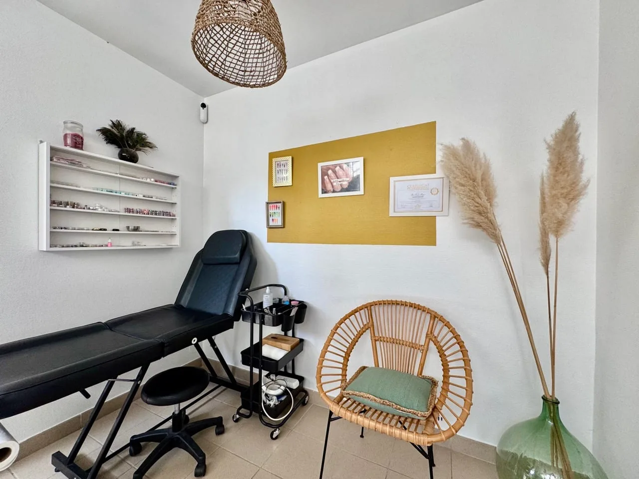 Studio Strass & Co - Manucure / Maquillage Permanent - Onglerie Gisors - Studio Strass & Co - Manucure / Maquillage Permanent - Photo Galerie - OneBooking