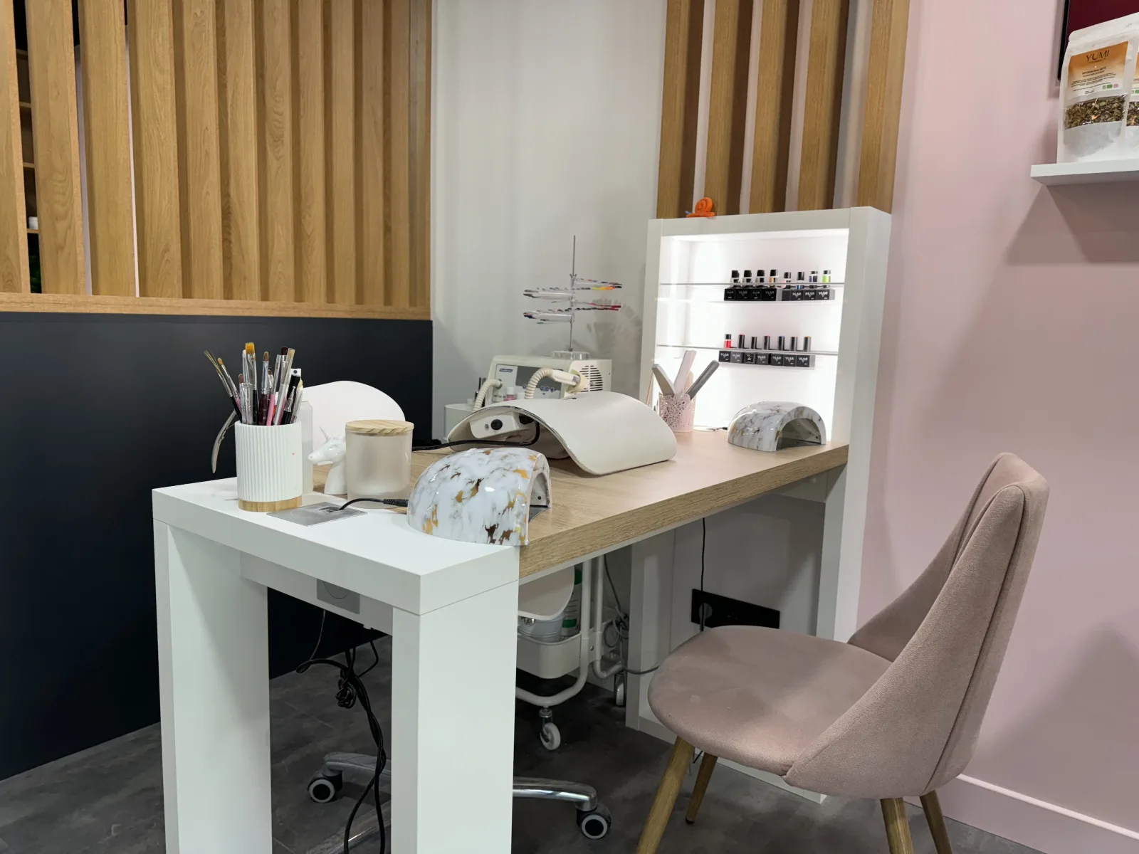 BEAUTY STUDIO Rose poudré L'institut - Onglerie Divonne-les-Bains - BEAUTY STUDIO Rose poudré L'institut - Photo Galerie - OneBooking