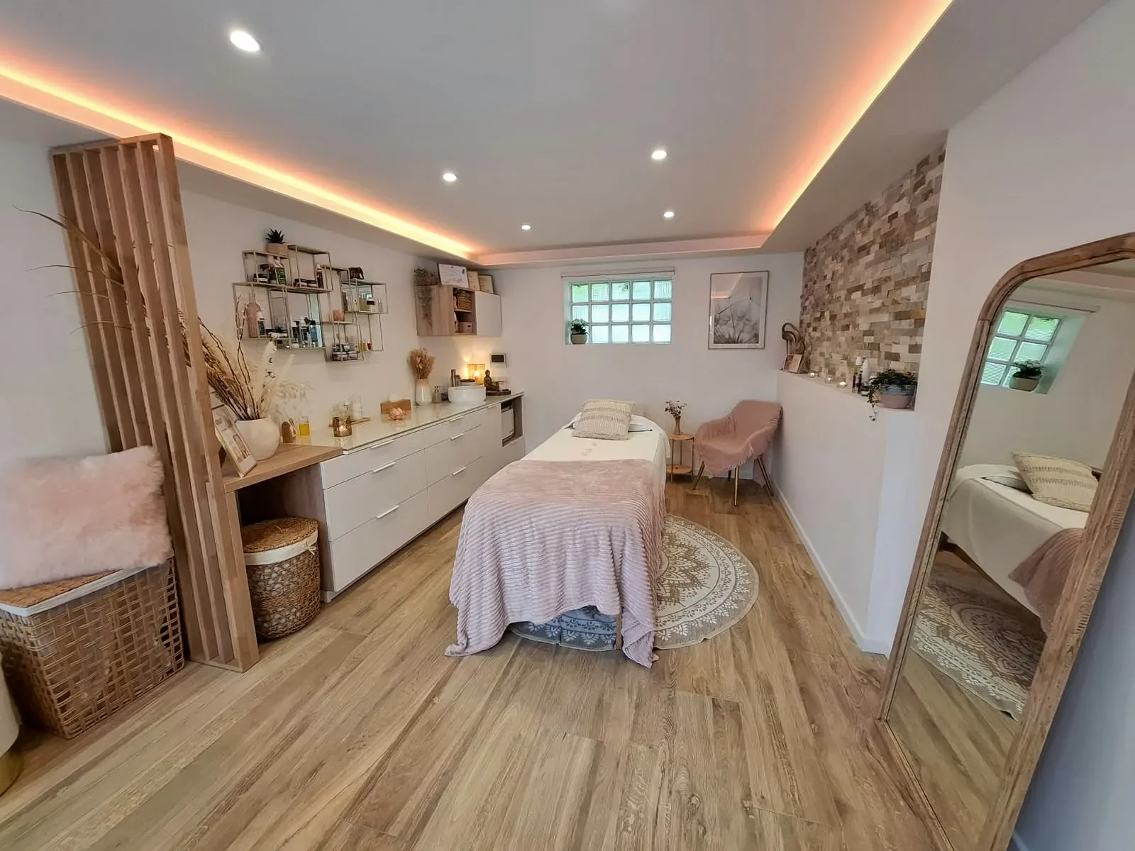 Isa. L'aparté Bien-Être & Beauté - Institut de beauté Illkirch-Graffenstaden - Isa. L'aparté Bien-Être & Beauté - Photo Galerie - OneBooking