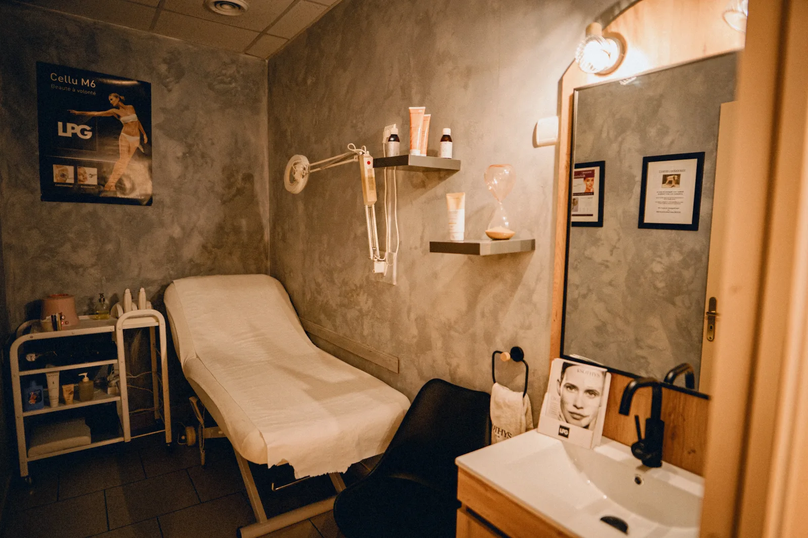 Centre Ocea Beauté - Institut de beauté Matha - Centre Ocea Beauté - Photo Galerie - OneBooking