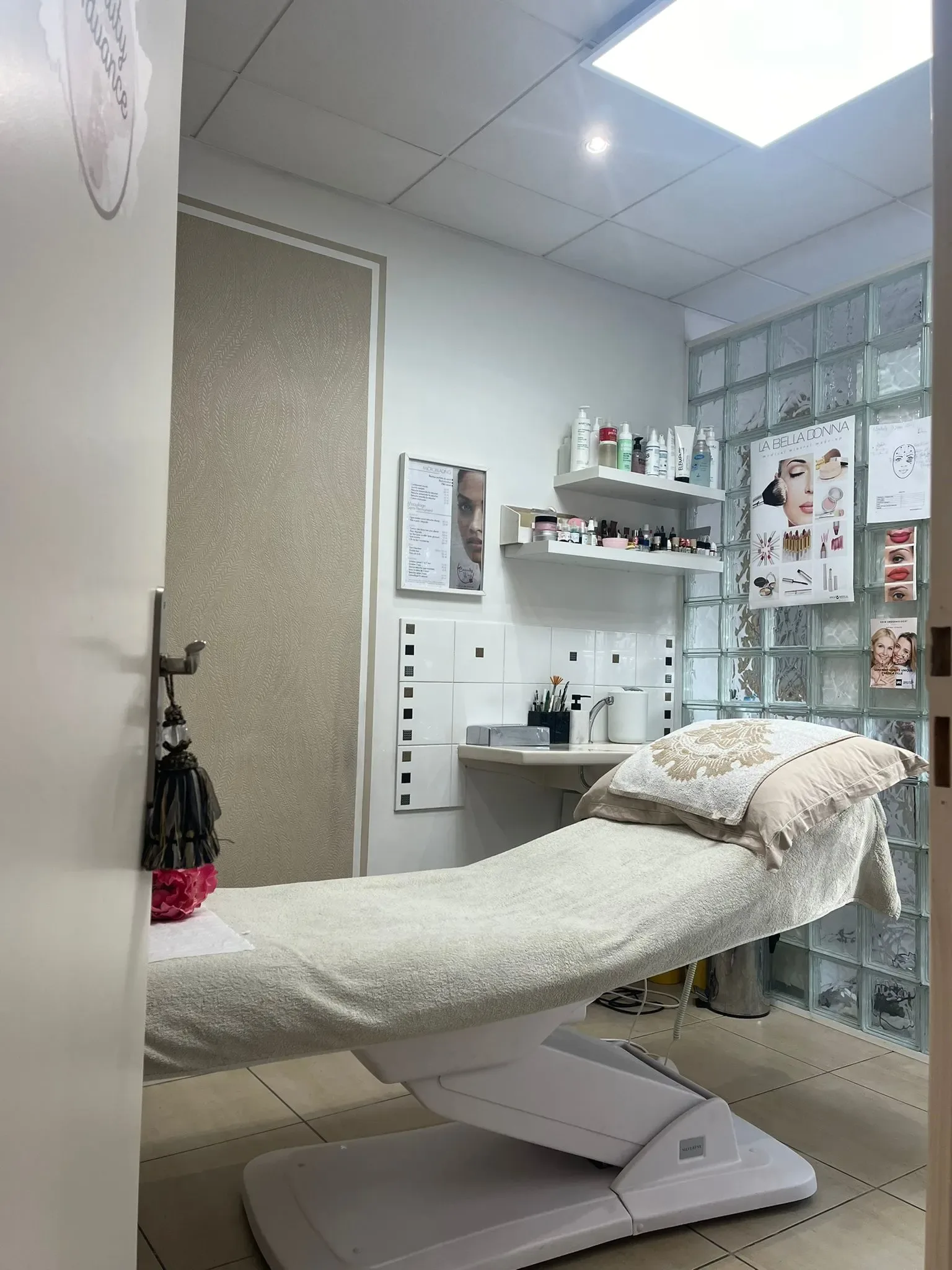 Beauty Way - Experte soin visage depuis 2003 - Institut de beauté Pérols - Beauty Way - Experte soin visage depuis 2003 - Photo Galerie - OneBooking