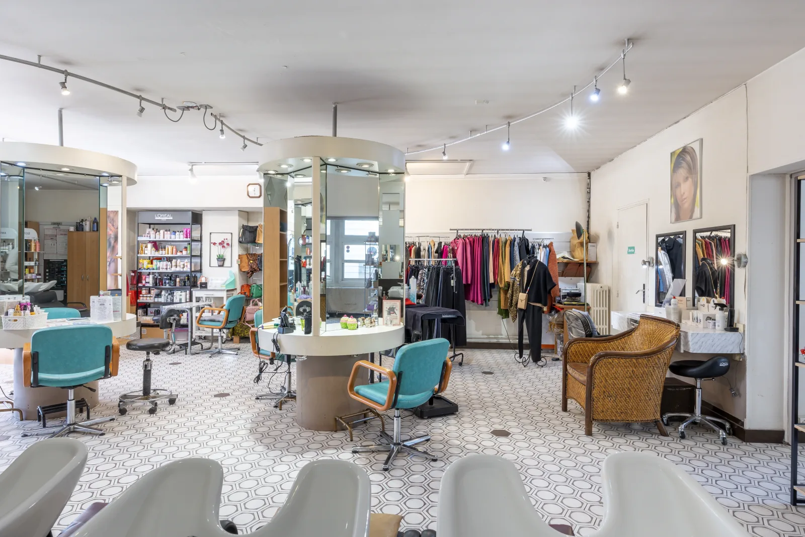 Expert - Coiffure / Esthetique - Coiffure Joigny - Expert - Coiffure / Esthetique - Photo Galerie - OneBooking