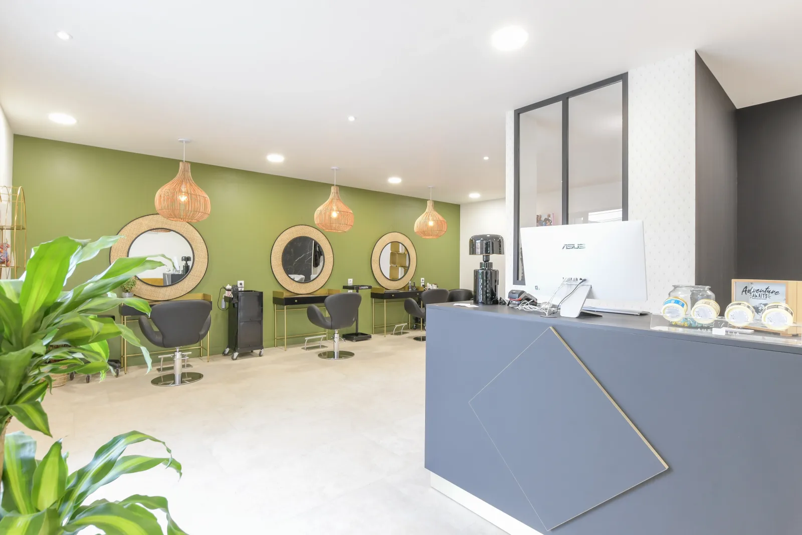 Le kiosque - Jean Eloi Vitry Coiffeur mixte barbier - Coiffure Carbonne - Le kiosque - Jean Eloi Vitry Coiffeur mixte barbier - Photo Galerie - OneBooking
