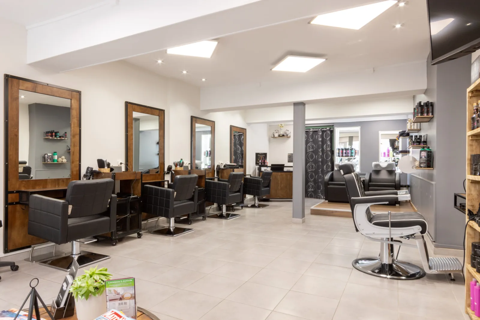 Le salon by Cecile et Virginie - Coiffure Revel - Le salon by Cecile et Virginie - Photo Galerie - OneBooking