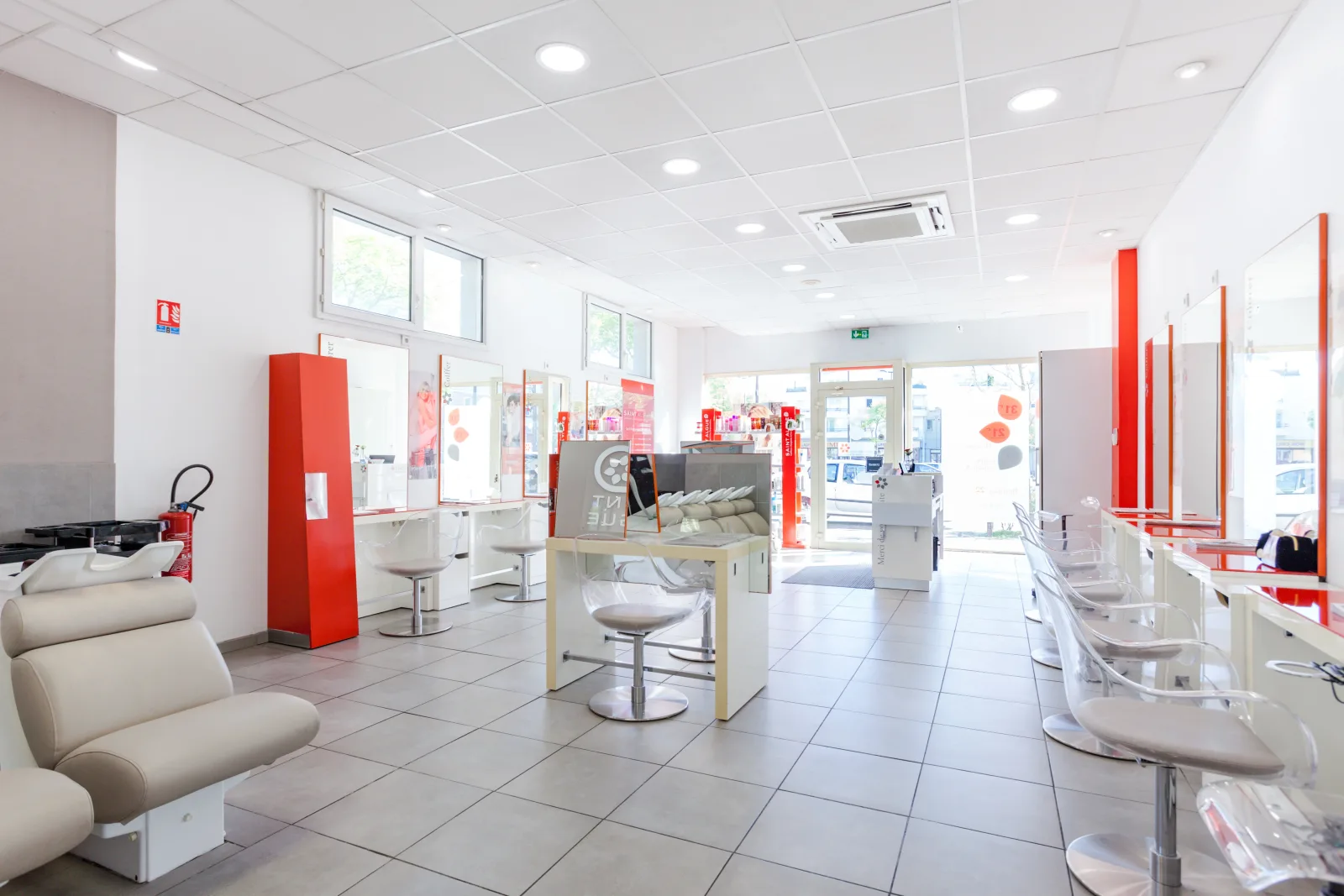 Salon KBlou - Coiffure Guyancourt - Salon KBlou - Photo Galerie - OneBooking