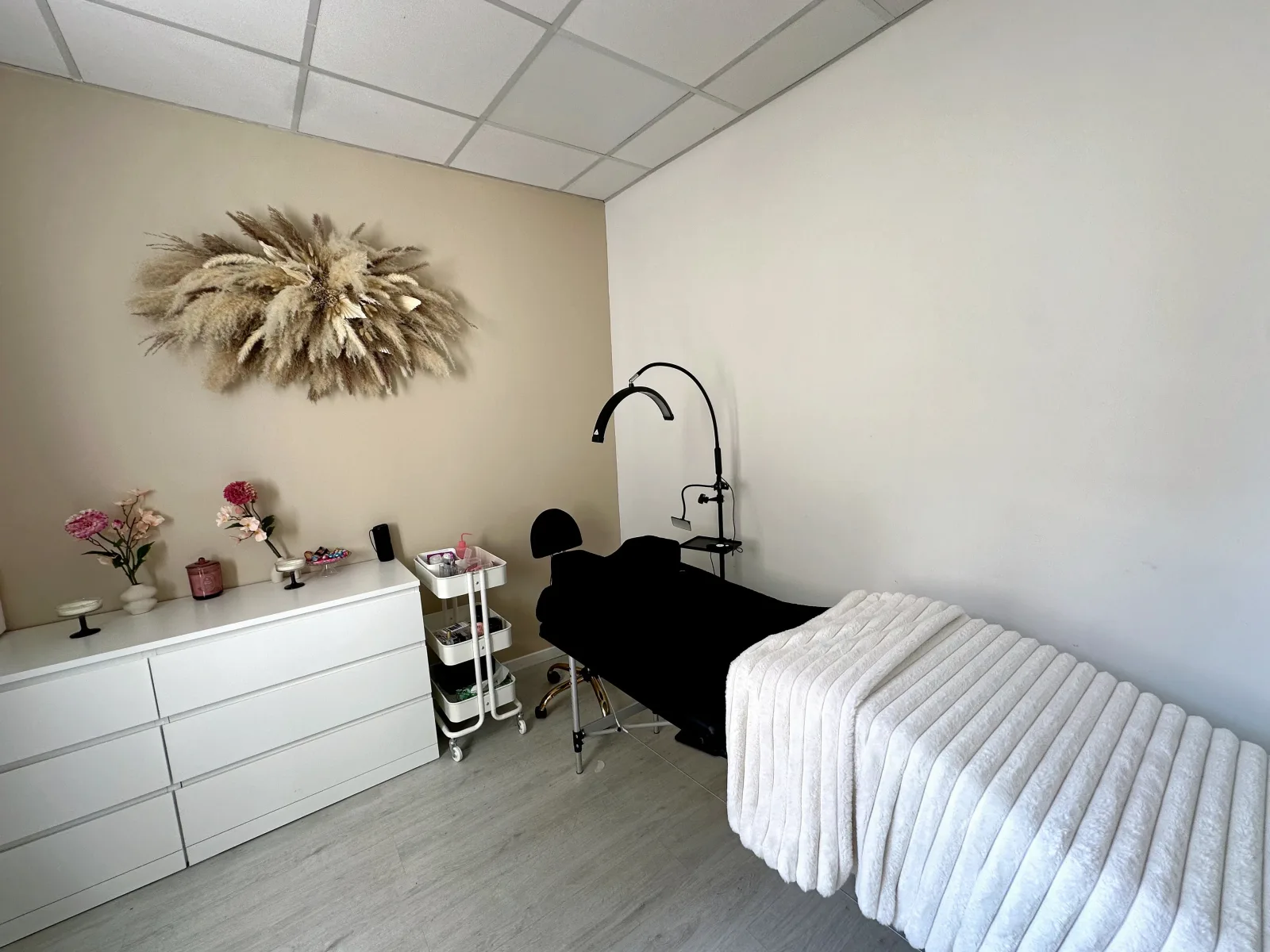 ANTHEA LOUNGE - Onglerie Vaires-sur-Marne - ANTHEA LOUNGE - Photo Galerie - OneBooking
