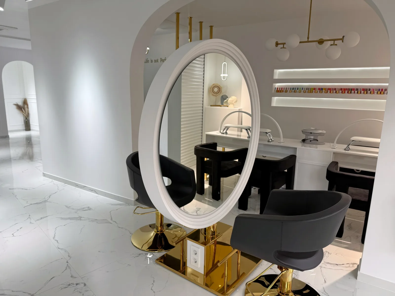 Sun Lady’s Kremlin - Onglerie Paris - Sun Lady’s Kremlin - Photo Galerie - OneBooking