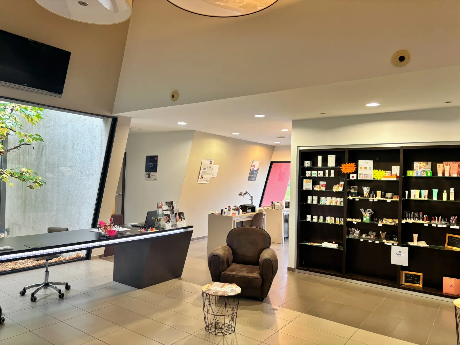 Un Atelier Pour Soi Coiffure - Coiffure Thann - Un Atelier Pour Soi Coiffure - Photo Galerie - OneBooking