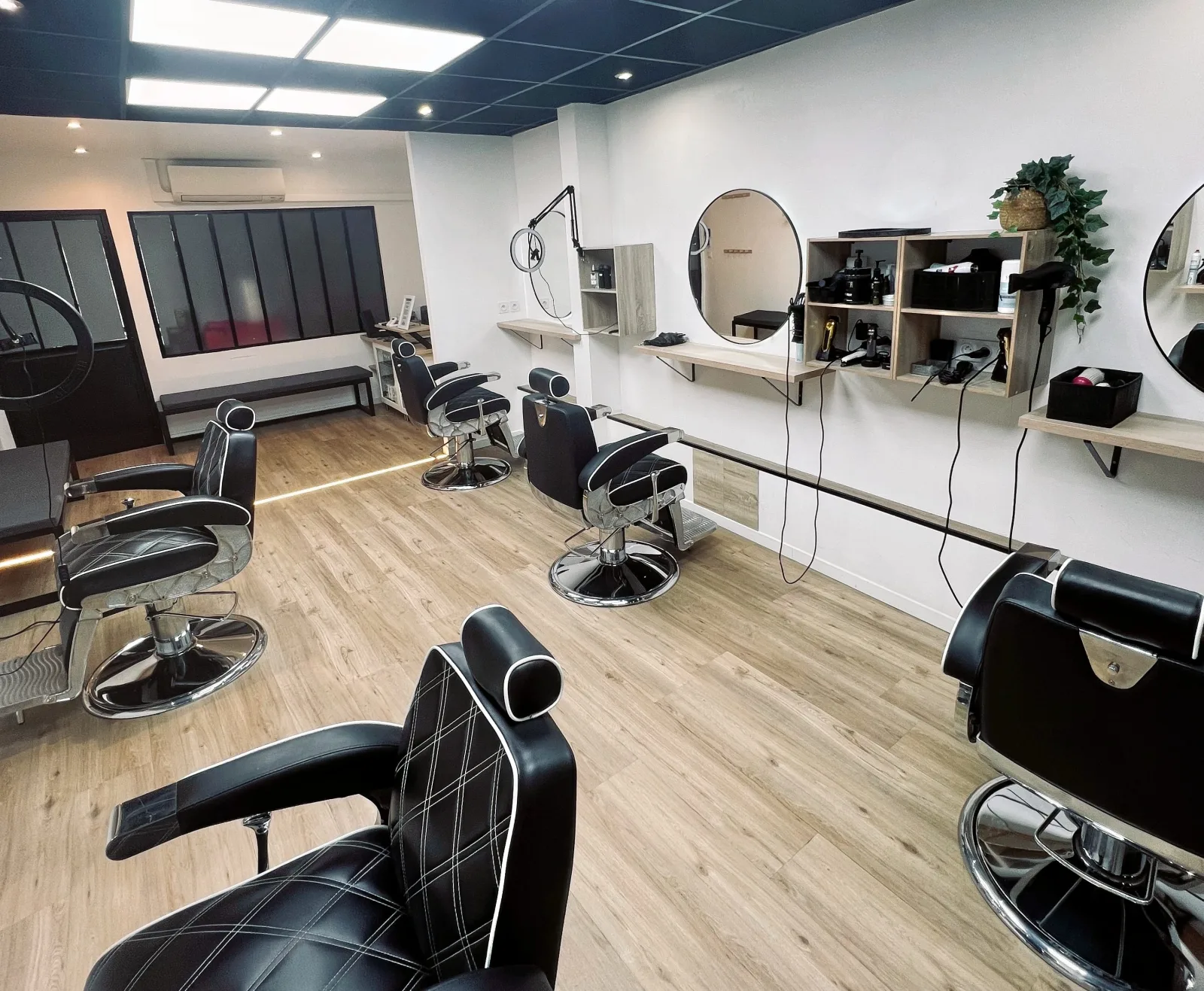 YOUR BARBERS - Coiffure Saint-Pryvé-Saint-Mesmin - YOUR BARBERS - Photo Galerie - OneBooking