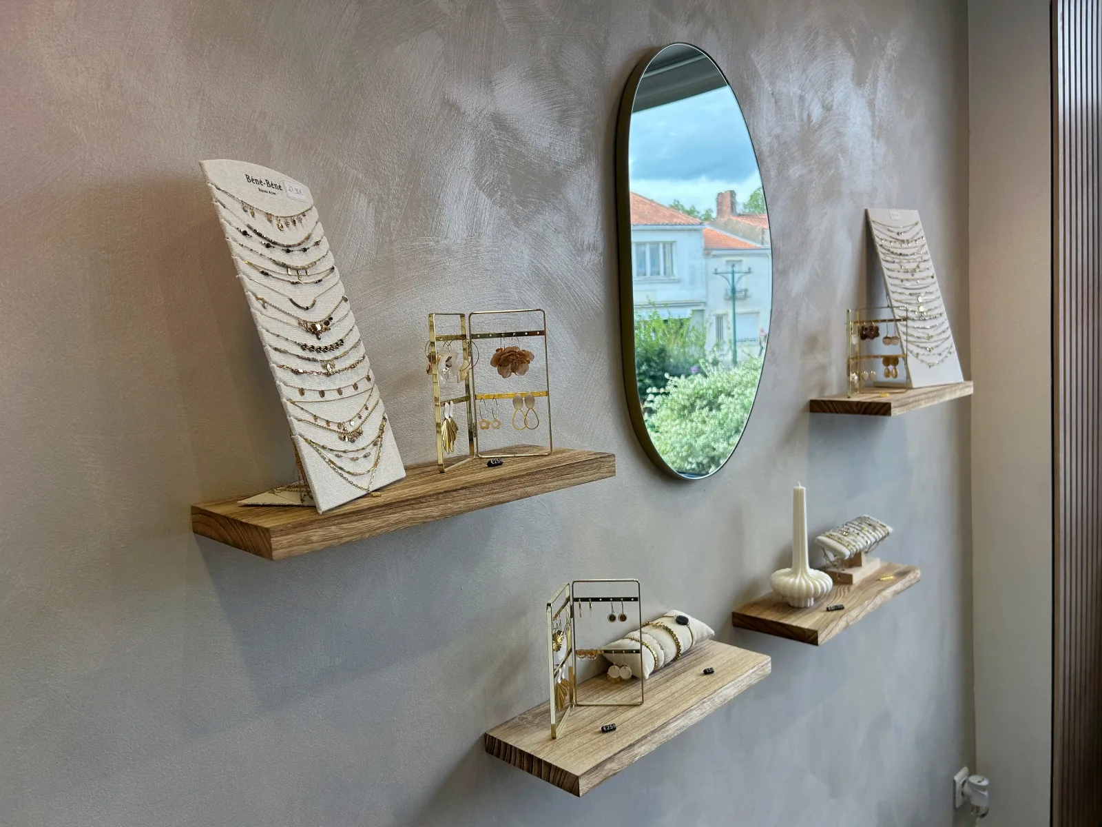 Salon Lumineuse - Coiffure Le Bignon - Salon Lumineuse - Photo Galerie - OneBooking