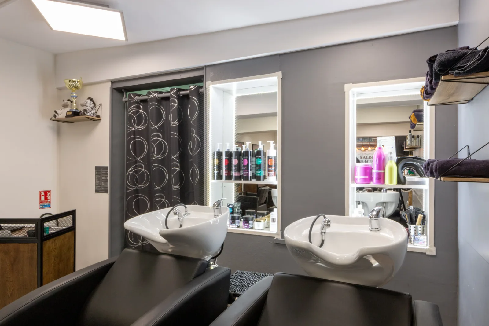 Le salon by Cecile et Virginie - Coiffure Revel - Le salon by Cecile et Virginie - Photo Galerie - OneBooking