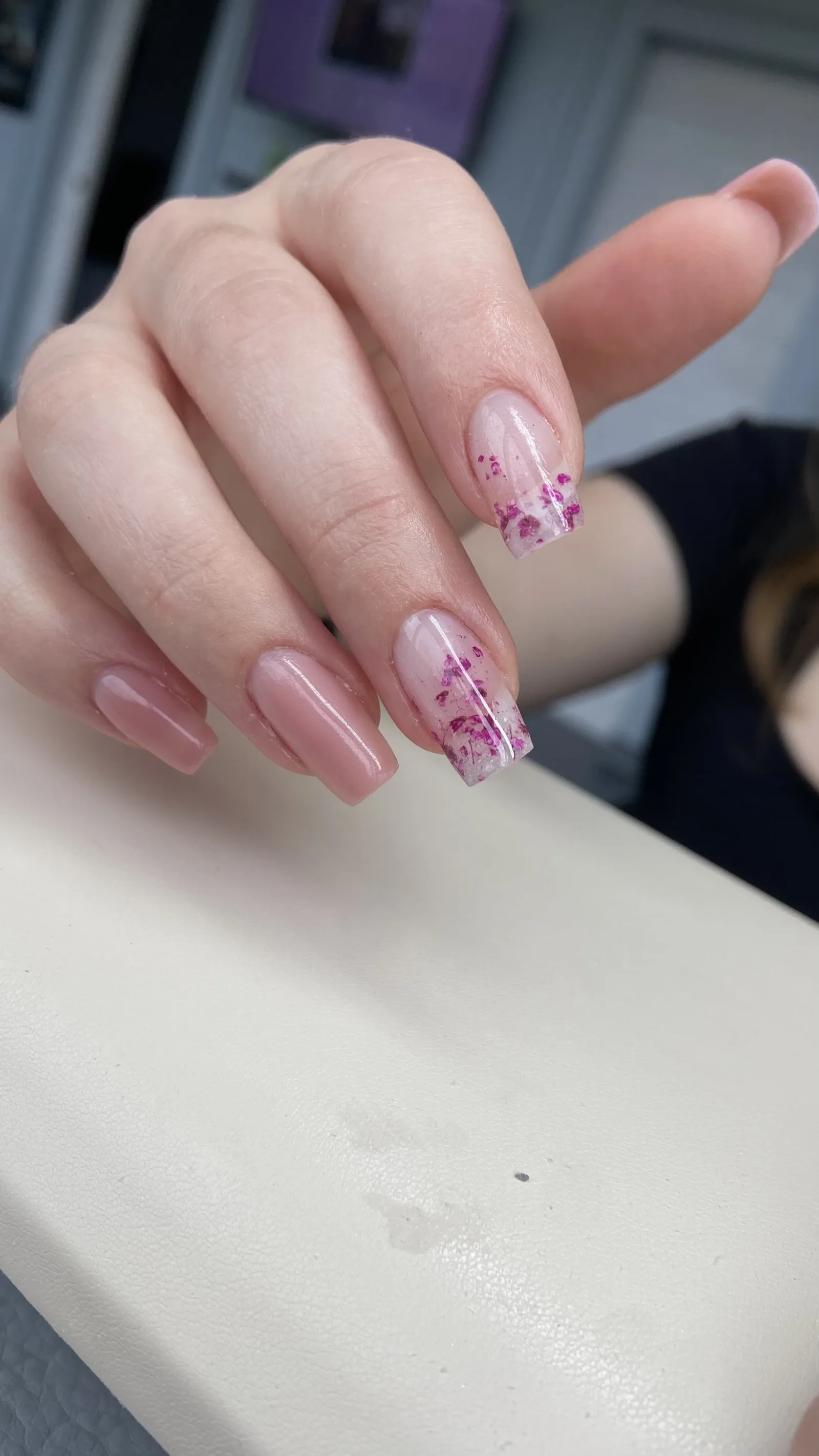 MG Lady Nail - Onglerie Haguenau - MG Lady Nail - Photo Galerie - OneBooking