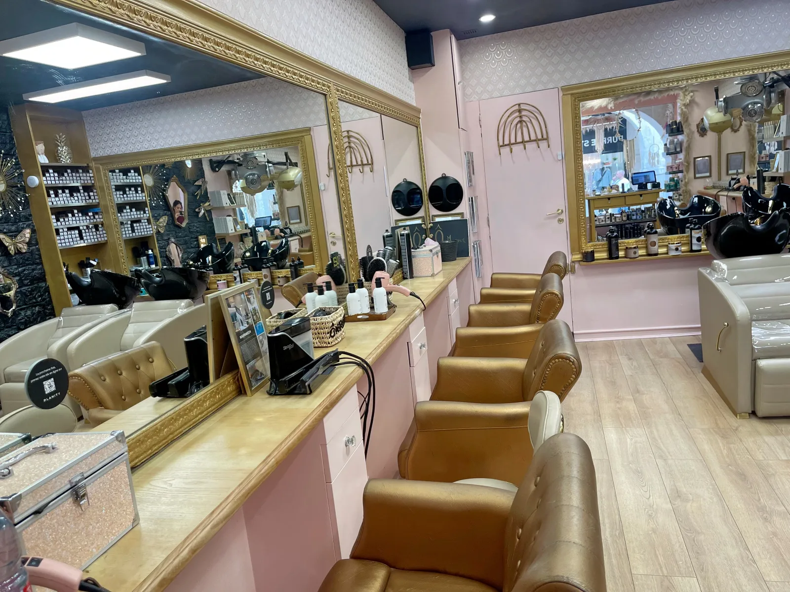 O miroir - Coiffure La Rochelle - O miroir - Photo Galerie - OneBooking