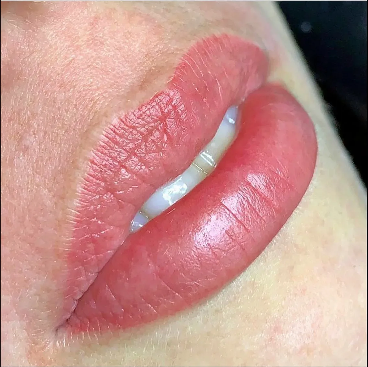 Dermatelier - Sourcils & cils Neuilly-Plaisance - DERMATELIER - Photo Galerie - OneBooking