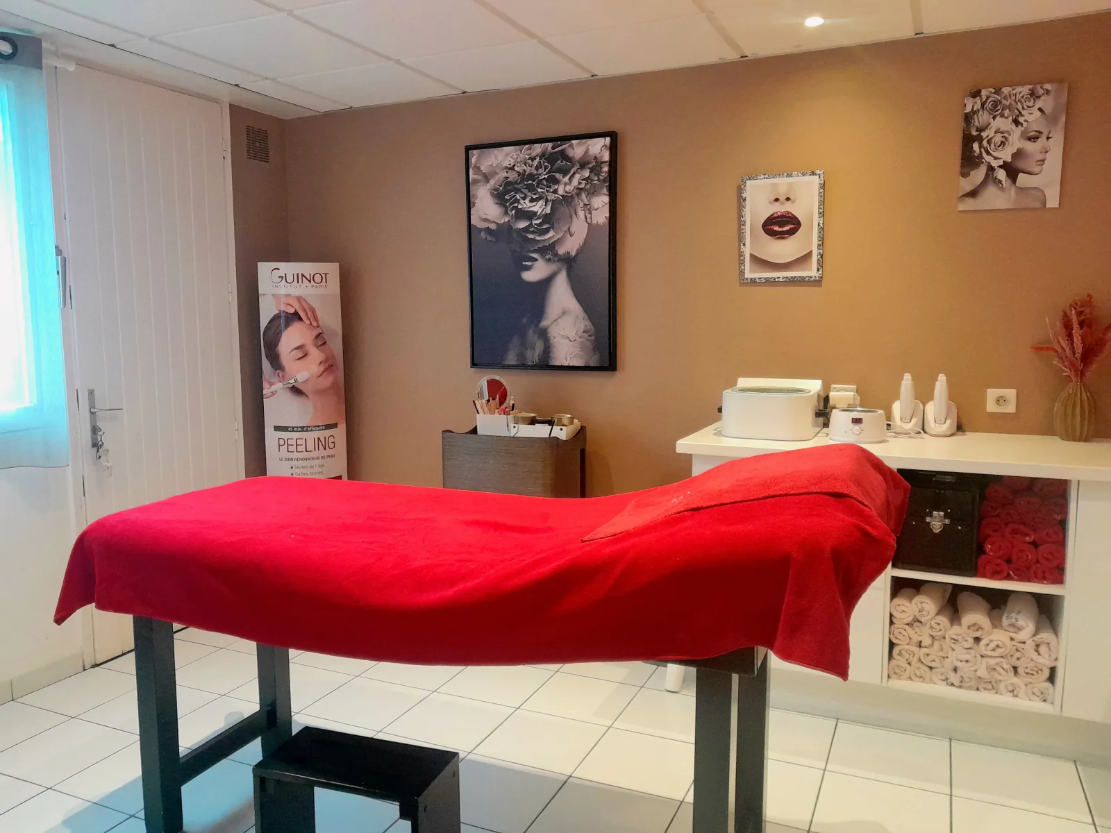 Institut Clin d’Oeil - Onglerie Notre-Dame-de-Monts - Institut Clin d’Oeil - Photo Galerie - OneBooking