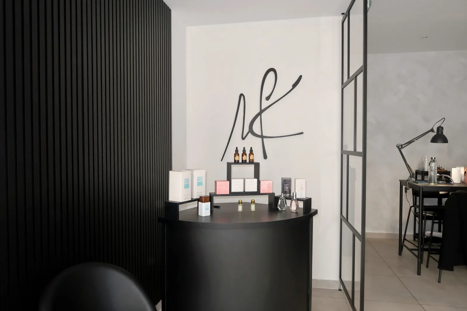 Amber Kossy - Onglerie Neuilly-Plaisance - Amber Kossy - Photo Galerie - OneBooking