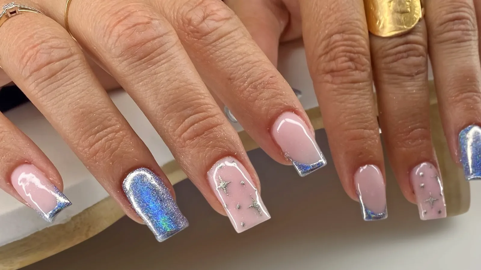 Girls & Nails - Onglerie Carbonne - Girls & Nails - Photo Galerie - OneBooking