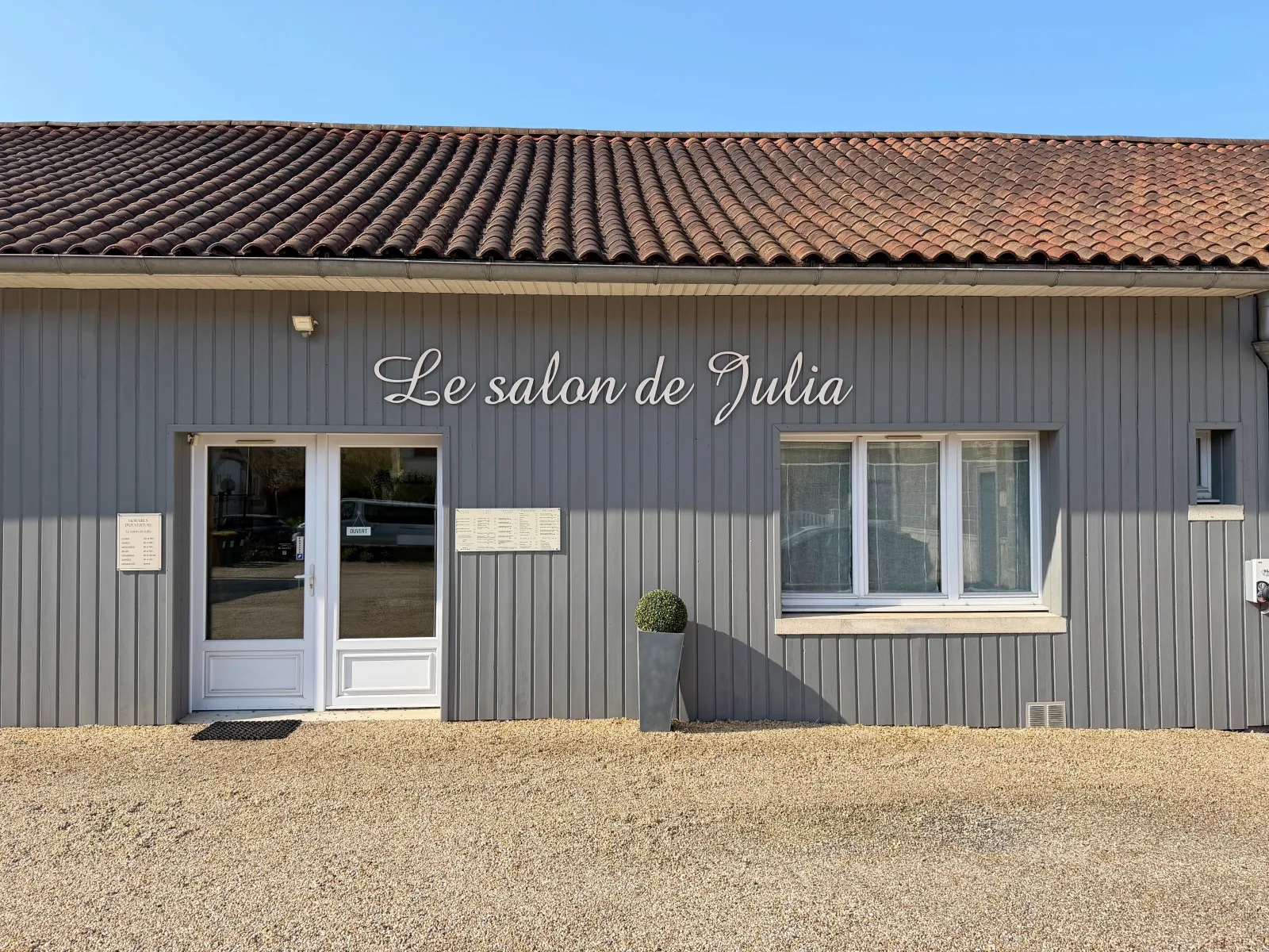 Le salon de Julia - Onglerie Cognac - Le salon de Julia - Photo Galerie - OneBooking