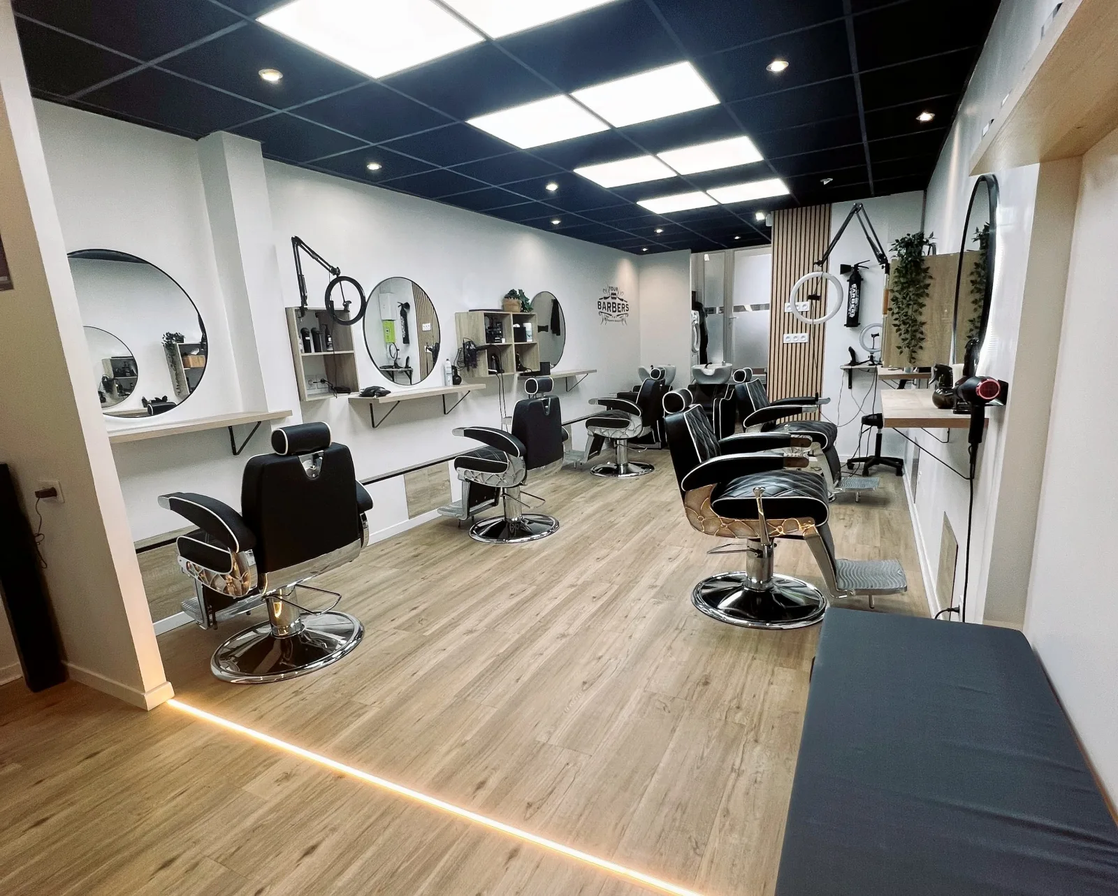 YOUR BARBERS - Coiffure Saint-Pryvé-Saint-Mesmin - YOUR BARBERS - Photo Galerie - OneBooking