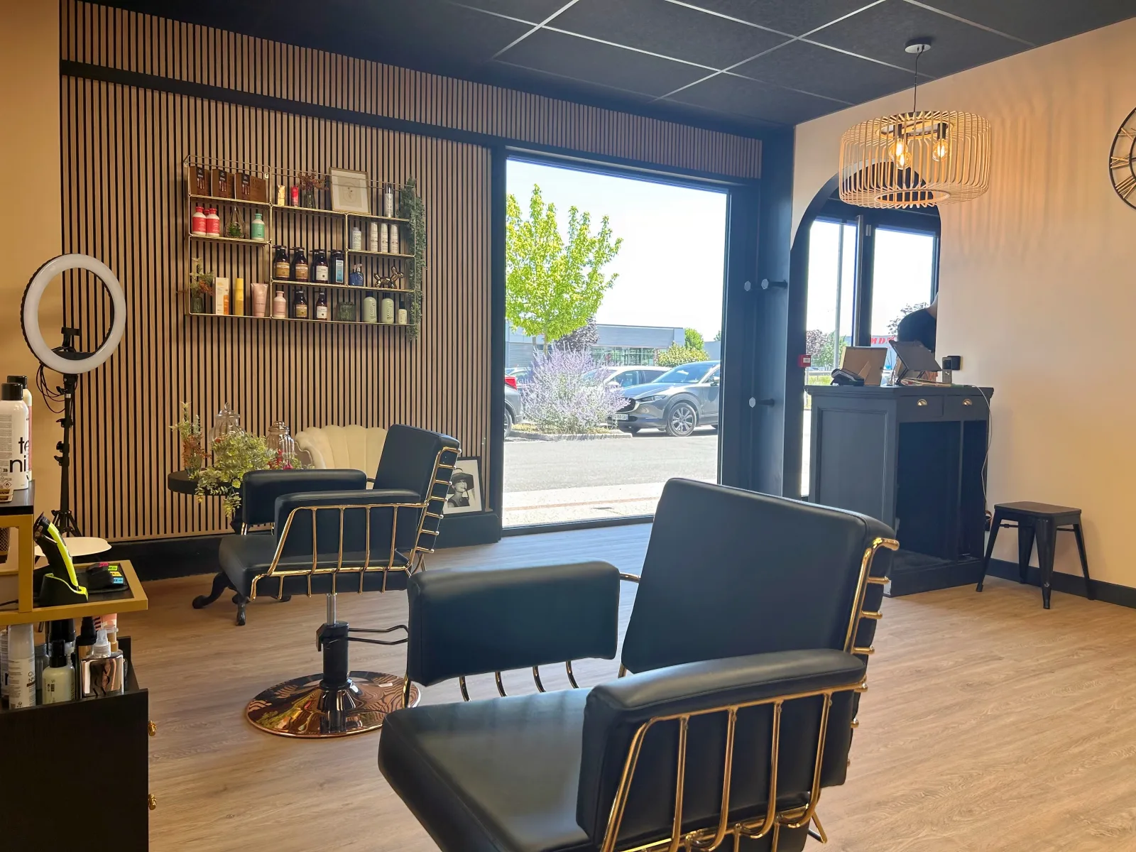 Barber Radikal & Rosy Shop - Coiffure Biard - Barber Radikal & Rosy Shop - Photo Galerie - OneBooking